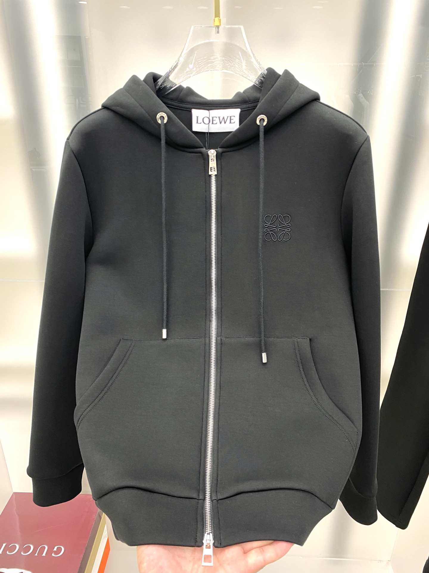 罗意威 2025早秋新款休闲套装！专柜同步。细节精致高级，品牌logo压胶高级感满满。定织面料更显年轻活