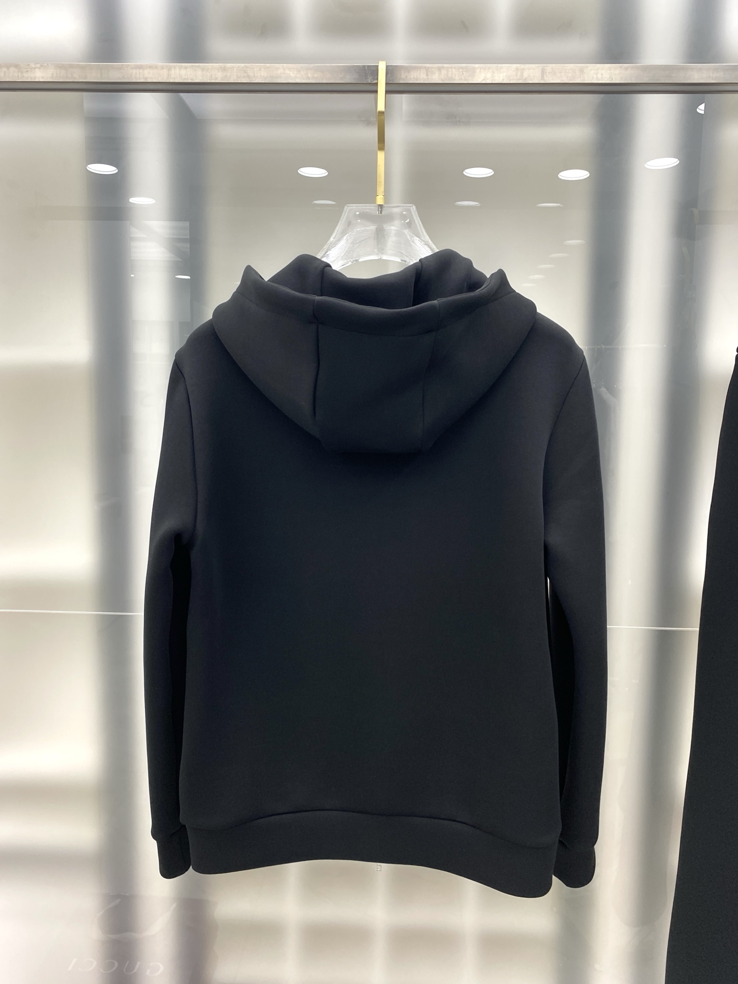 古驰 2025早秋新款休闲套装！专柜同步。细节精致高级，品牌logo压胶高级感满满。定织面料更显年轻活力