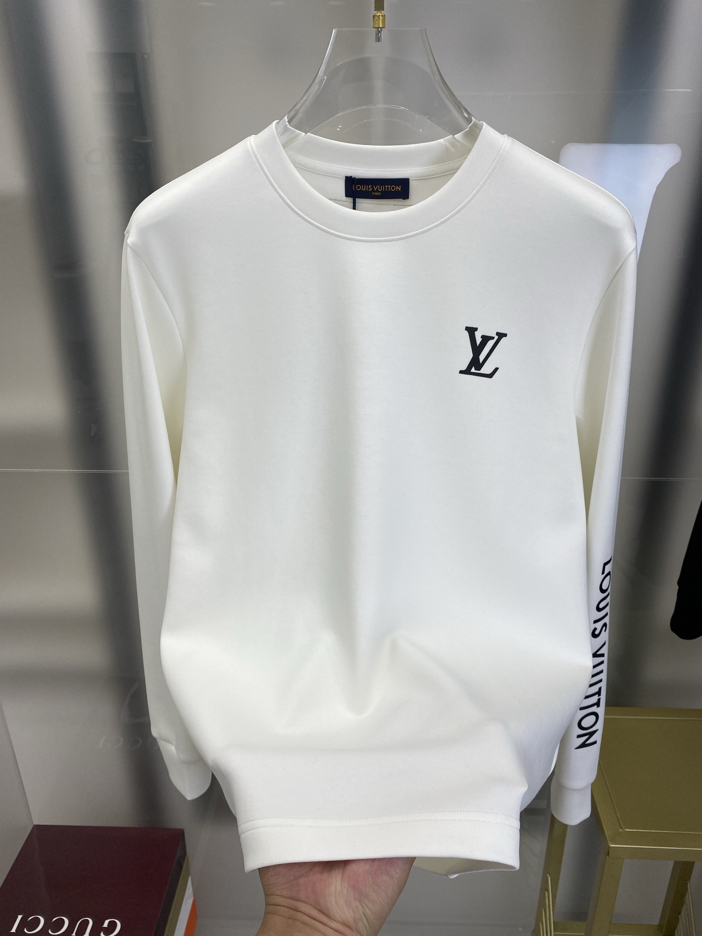 LV  2025秋冬专柜新款 时尚休闲打底衫长袖T恤，精选进口高密度双面拉架棉面料，精致原版logo打造