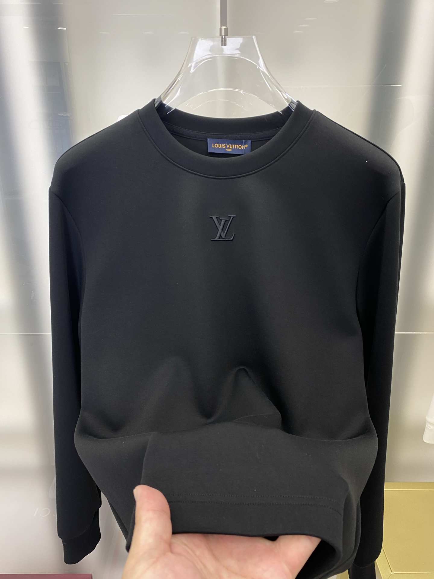 LV  2025秋冬专柜新款 时尚休闲打底衫长袖T恤，精选进口高密度双面拉架棉面料，精致原版logo打造