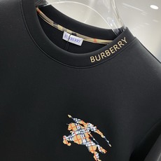 巴宝莉 2025秋冬专柜新款 时尚休闲打底衫长袖T恤,精选进口高密度双面拉架棉面料,精致原版logo打 巴宝莉 2025秋冬专柜新款 时尚休闲打底衫长袖T恤,精选进口高密度双面拉架棉面料,精致原版logo打