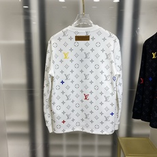 LV 2025秋冬专柜新款 时尚休闲打底衫长袖T恤,精选进口高密度双面拉架棉面料,精致原版logo打造 LV 2025秋冬专柜新款 时尚休闲打底衫长袖T恤,精选进口高密度双面拉架棉面料,精致原版logo打造