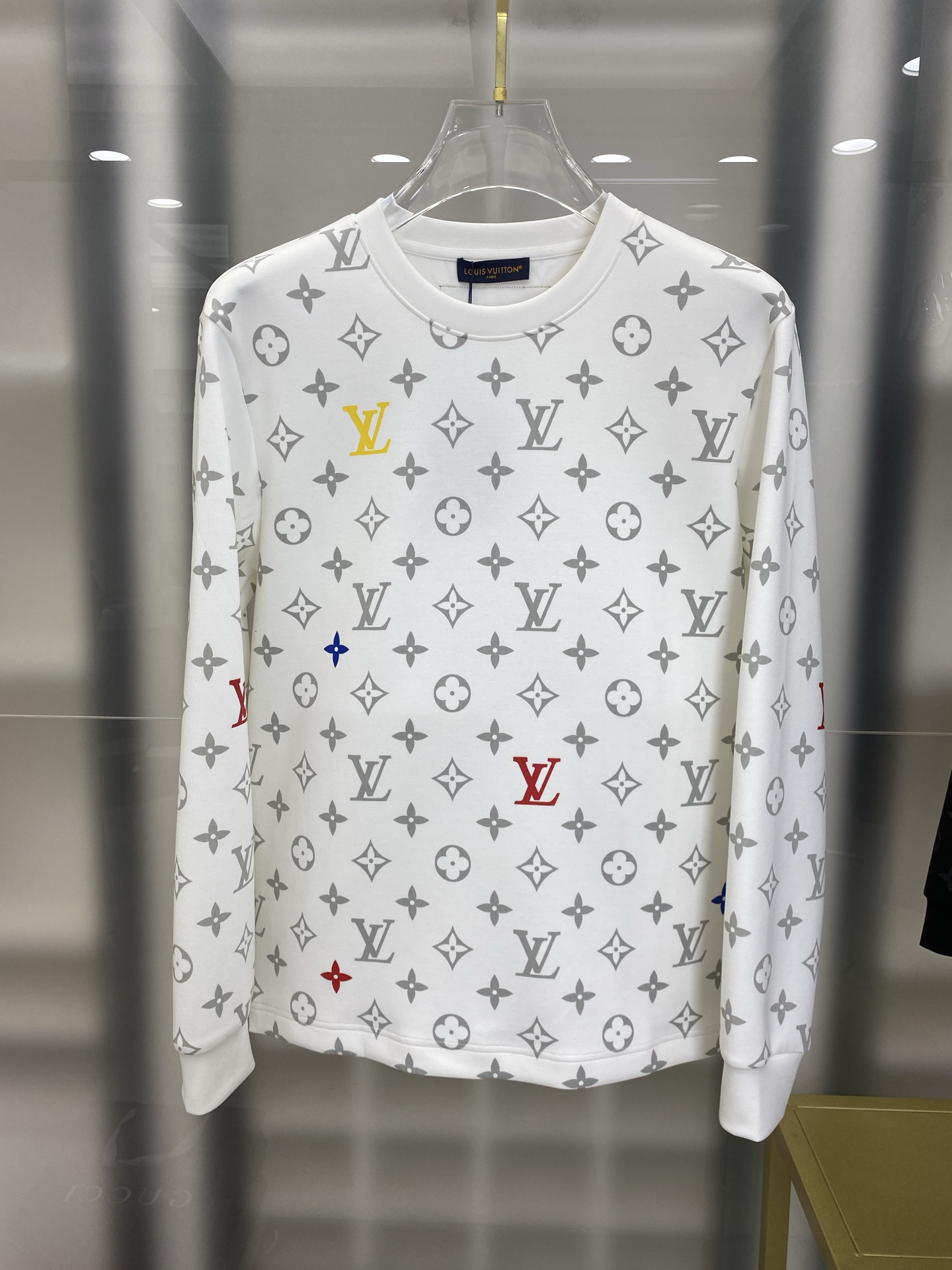 LV  2025秋冬专柜新款 时尚休闲打底衫长袖T恤，精选进口高密度双面拉架棉面料，精致原版logo打造