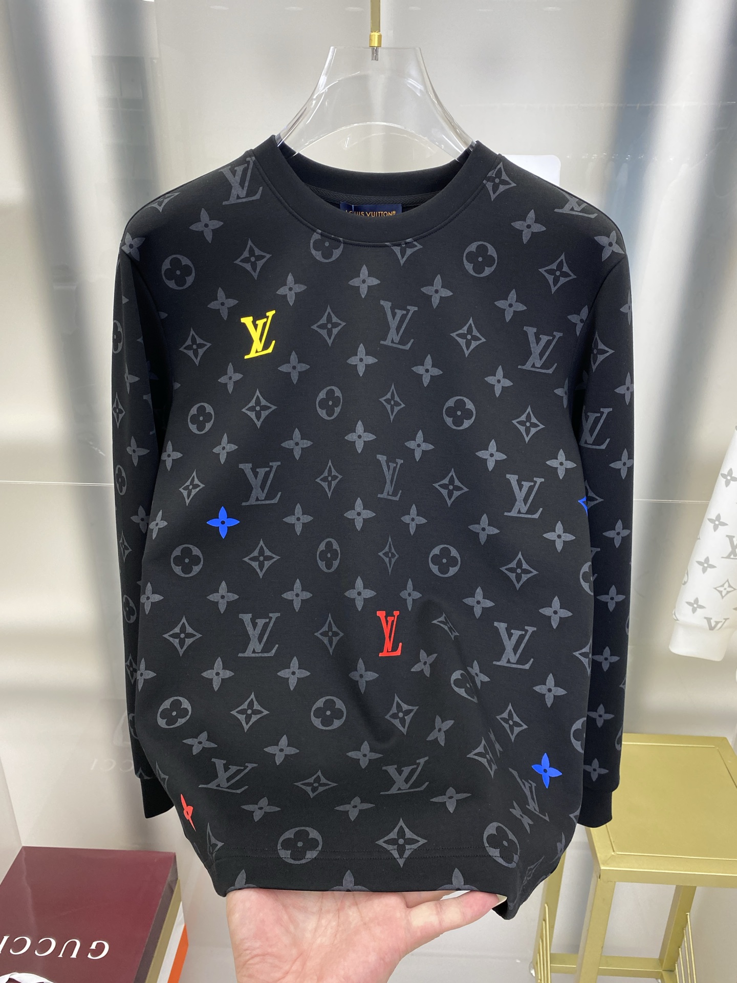 LV  2025秋冬专柜新款 时尚休闲打底衫长袖T恤，精选进口高密度双面拉架棉面料，精致原版logo打造