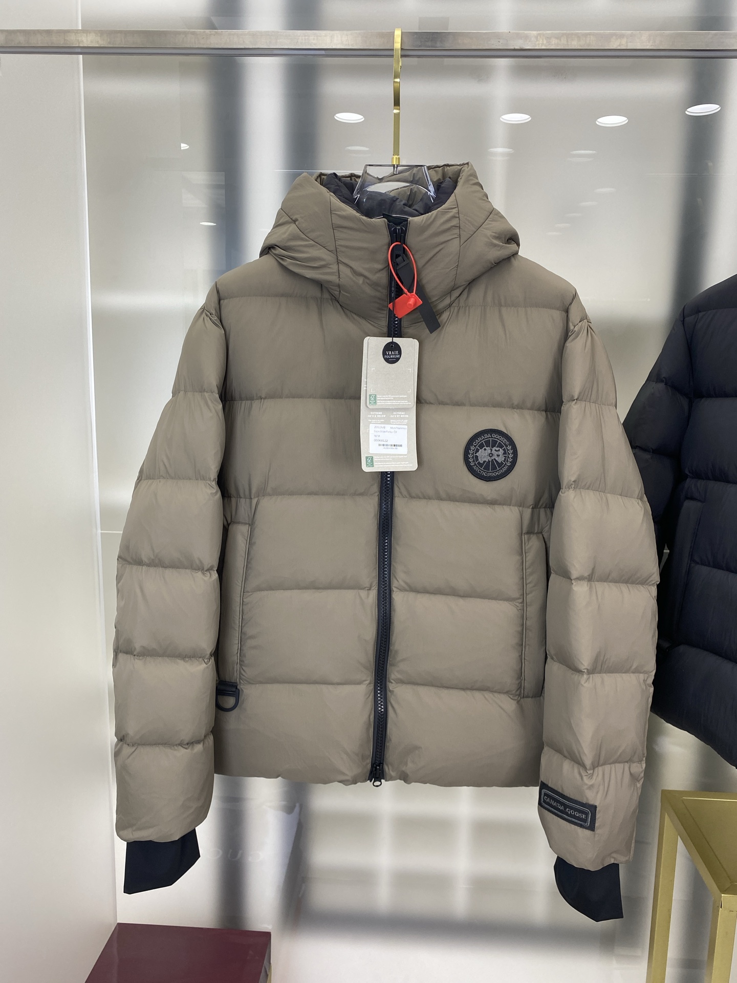 NO:623458,｜Canada Goose Black Label Street Sewing Logo Short Down Jacket/Ouyang Nana Second Generation / Unisex XS～2XL Product color black, coffee color, code FFF7,,down jacket,alexander wang19860909｜加拿大鹅 黑标 街缝Logo标 短款羽绒服/欧阳娜娜二代 / 男女同款  XS～2XL 产品配色黑色、咖色、 编码FFF7,,down jacket,alexander wang,Men's clothing