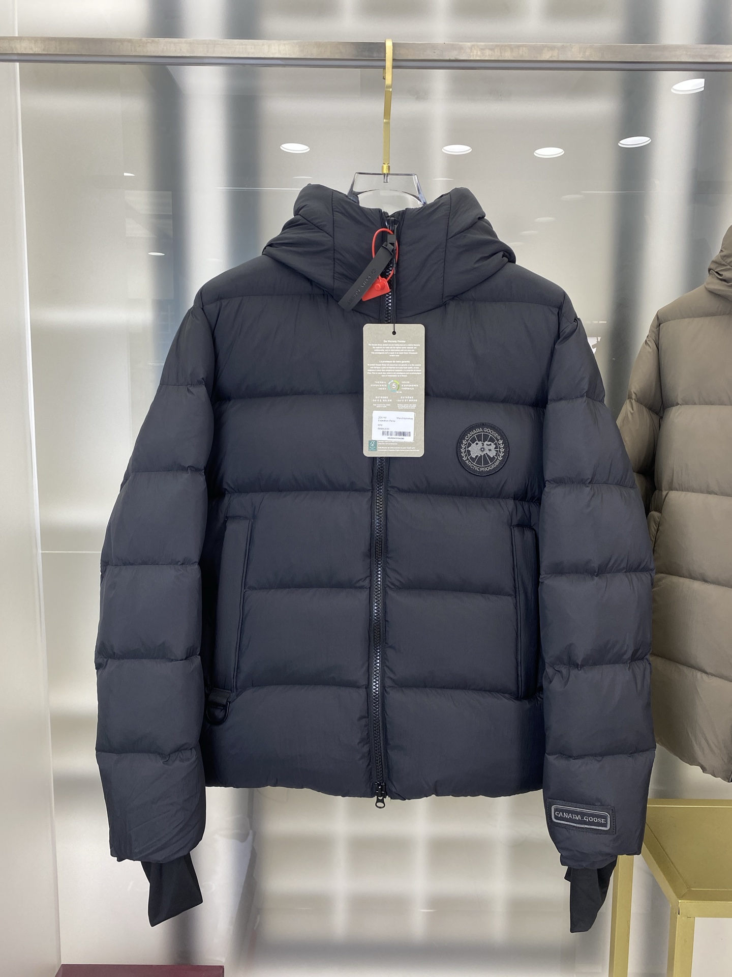 NO:623453,｜Canada Goose Black Label Street Sewing Logo Short Down Jacket/Ouyang Nana Second Generation / Unisex XS～2XL Product color black, coffee color, code FFF7,,down jacket,alexander wang19860909｜加拿大鹅 黑标 街缝Logo标 短款羽绒服/欧阳娜娜二代 / 男女同款  XS～2XL 产品配色黑色、咖色、 编码FFF7,,down jacket,alexander wang,Men's clothing
