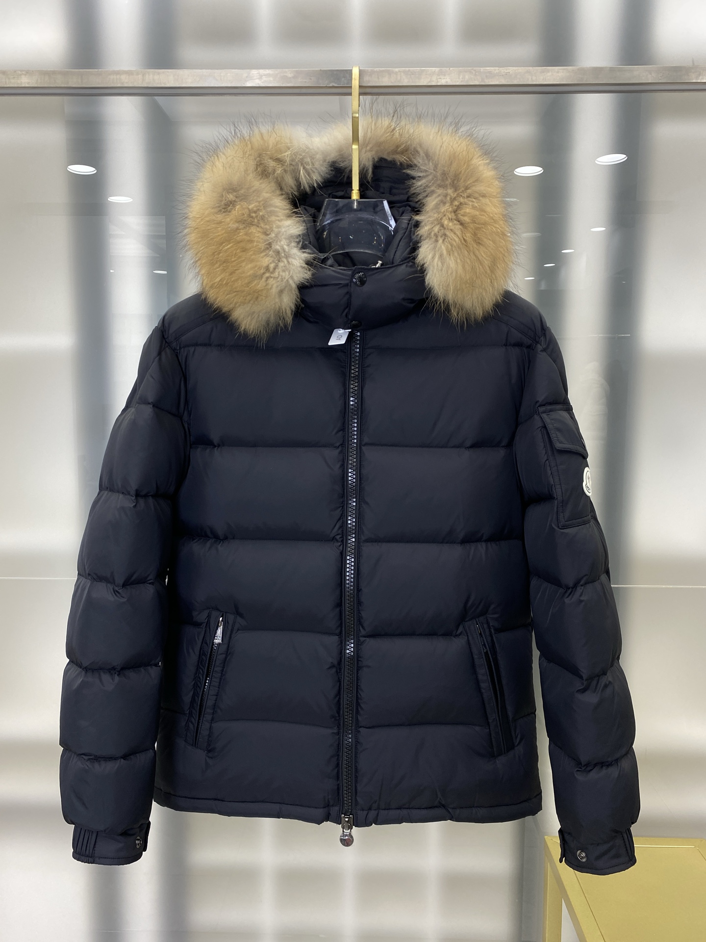 NO:548723,Down Jacket - Moncler Down Jacket 2025 latest fashion designer down jacket. Every detail shows craftsmanship, and the design changes are enough advanced structural tailoring to show men's diverse image changes. It is slim and neat, and tailored to meet the popular multi-layered outfits. Versatile style for life. Code number 123456 FFF7,,jackets & coats,down jacket,alexander wang19860909羽绒服- Moncler 羽绒服2025最新款时尚设计师款羽绒外套.处处细节显工艺足够的高级结构性剪裁的设计改变来展现男士多样的形象变化,修身利落、剪裁合体,满足时下正流行的多层次穿搭,生活百搭款式 码数123456 FFF7,,jackets & coats,down jacket,alexander wang,Men's clothing