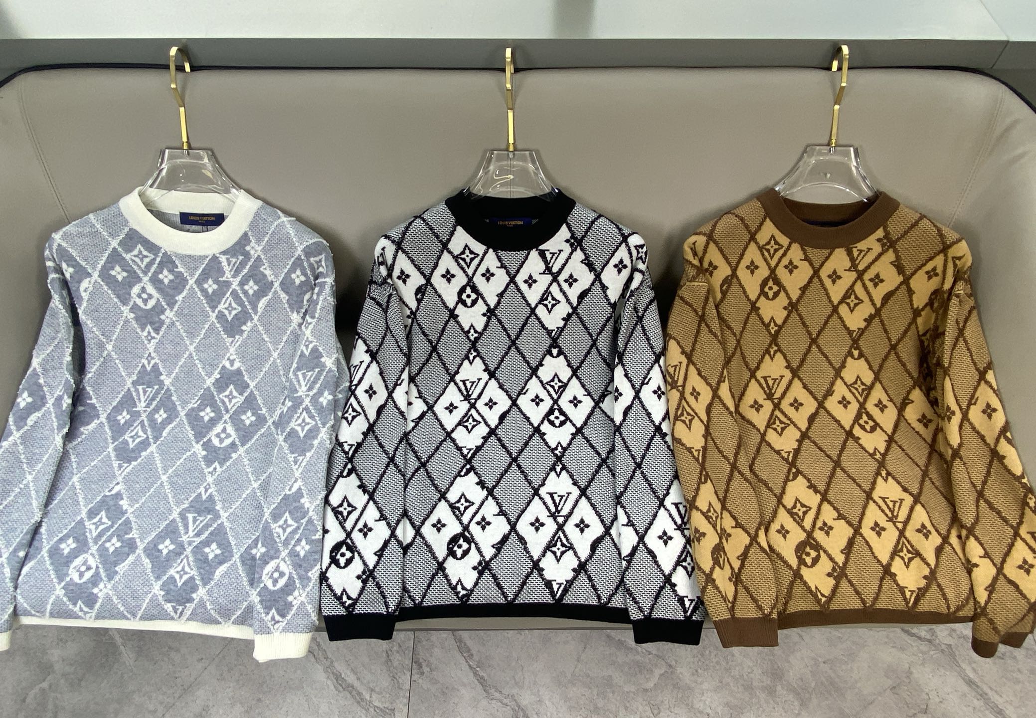 Louis Vuitton Wool Sweater - Luxurious Comfort & Timeless Style 10 i1760350519436 2973 0 8