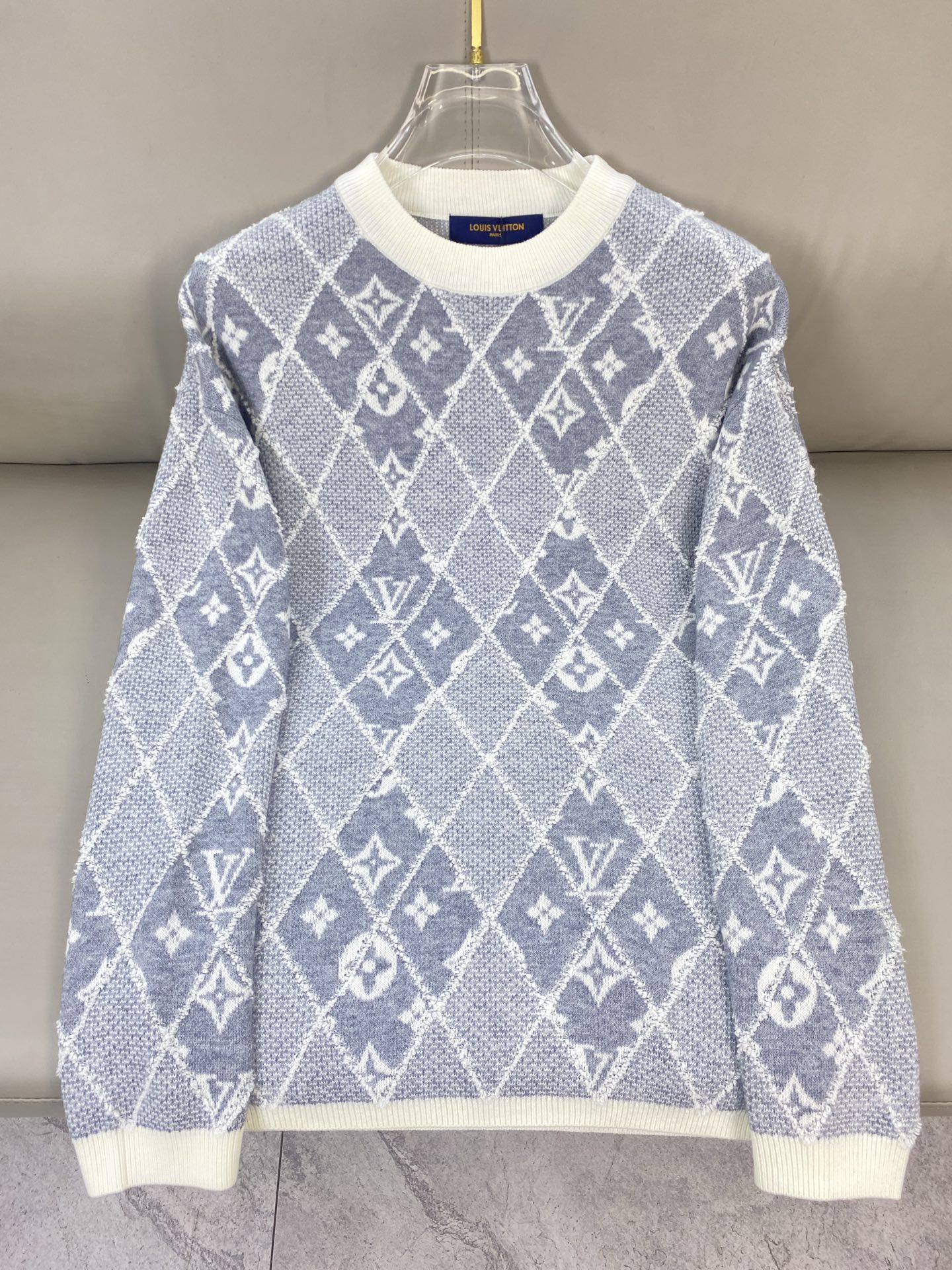 Louis Vuitton Wool Sweater - Classic Fit, Luxurious Comfort, and Timeless Style 3 i1760350535500 5558 0 1