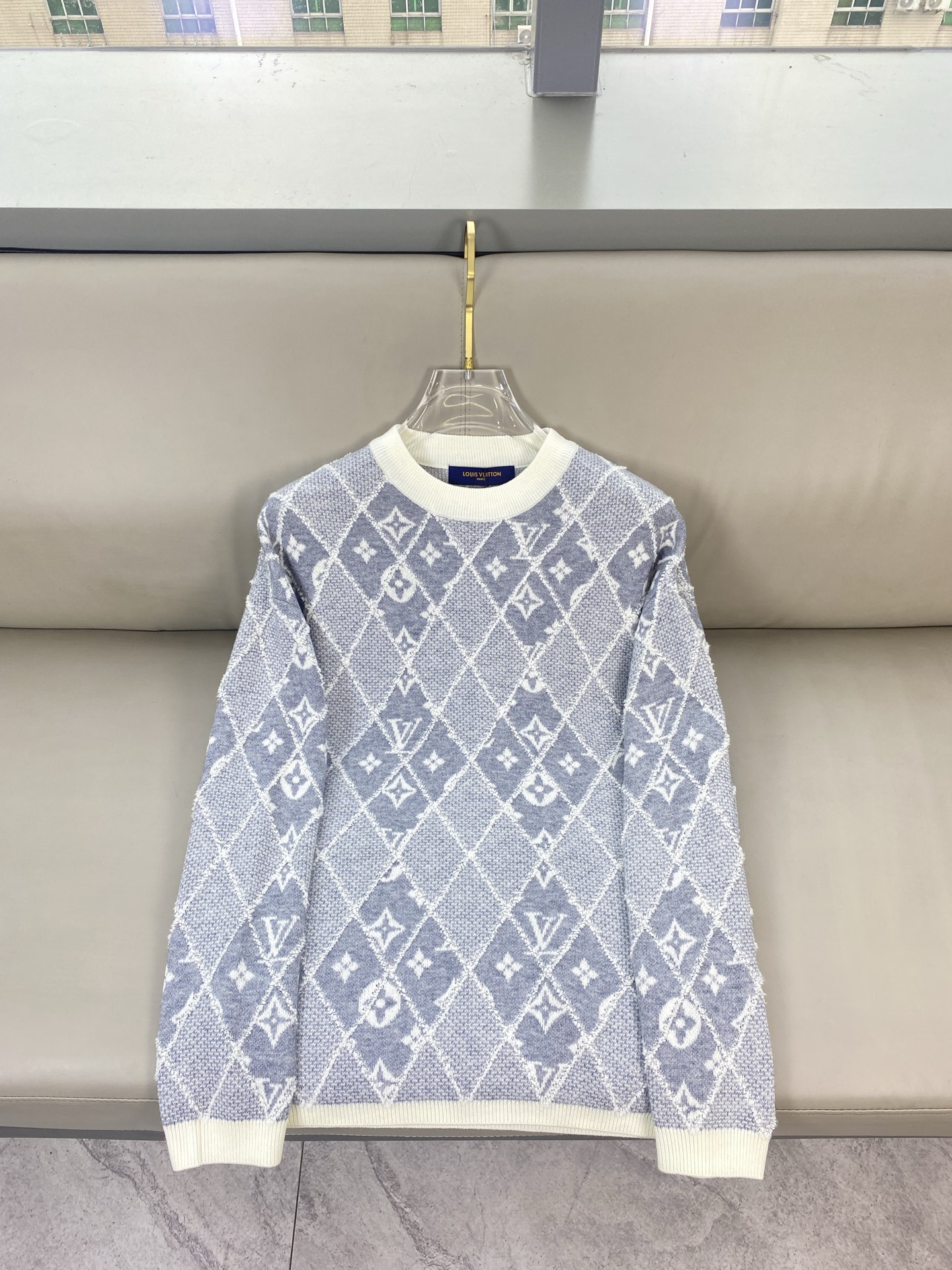 Louis Vuitton Wool Sweater – Classic Fit, Luxurious Comfort, and Timeless Style