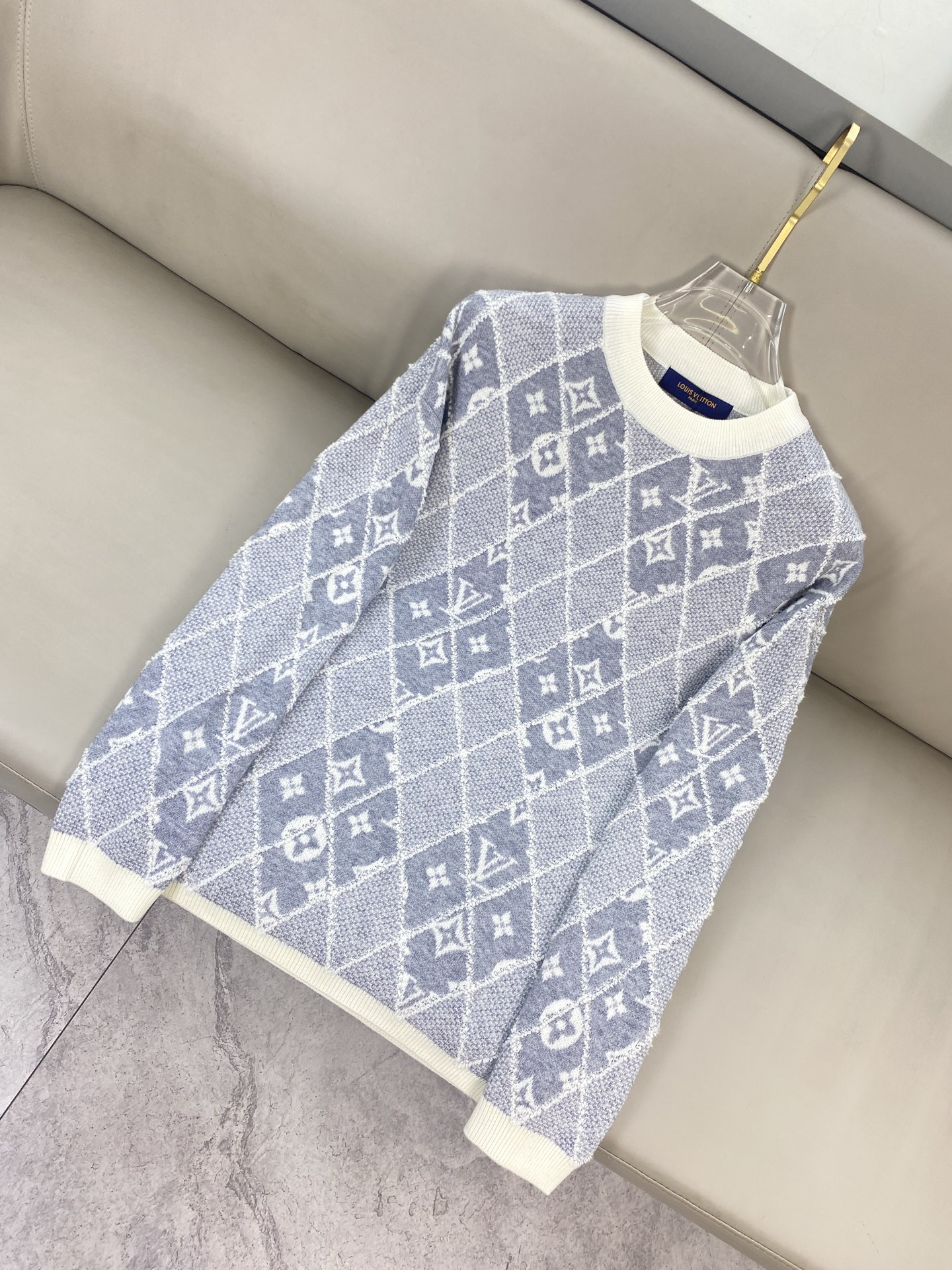 Louis Vuitton Wool Sweater - Classic Fit, Luxurious Comfort, and Timeless Style 4 i1760350543290 8895 0 2