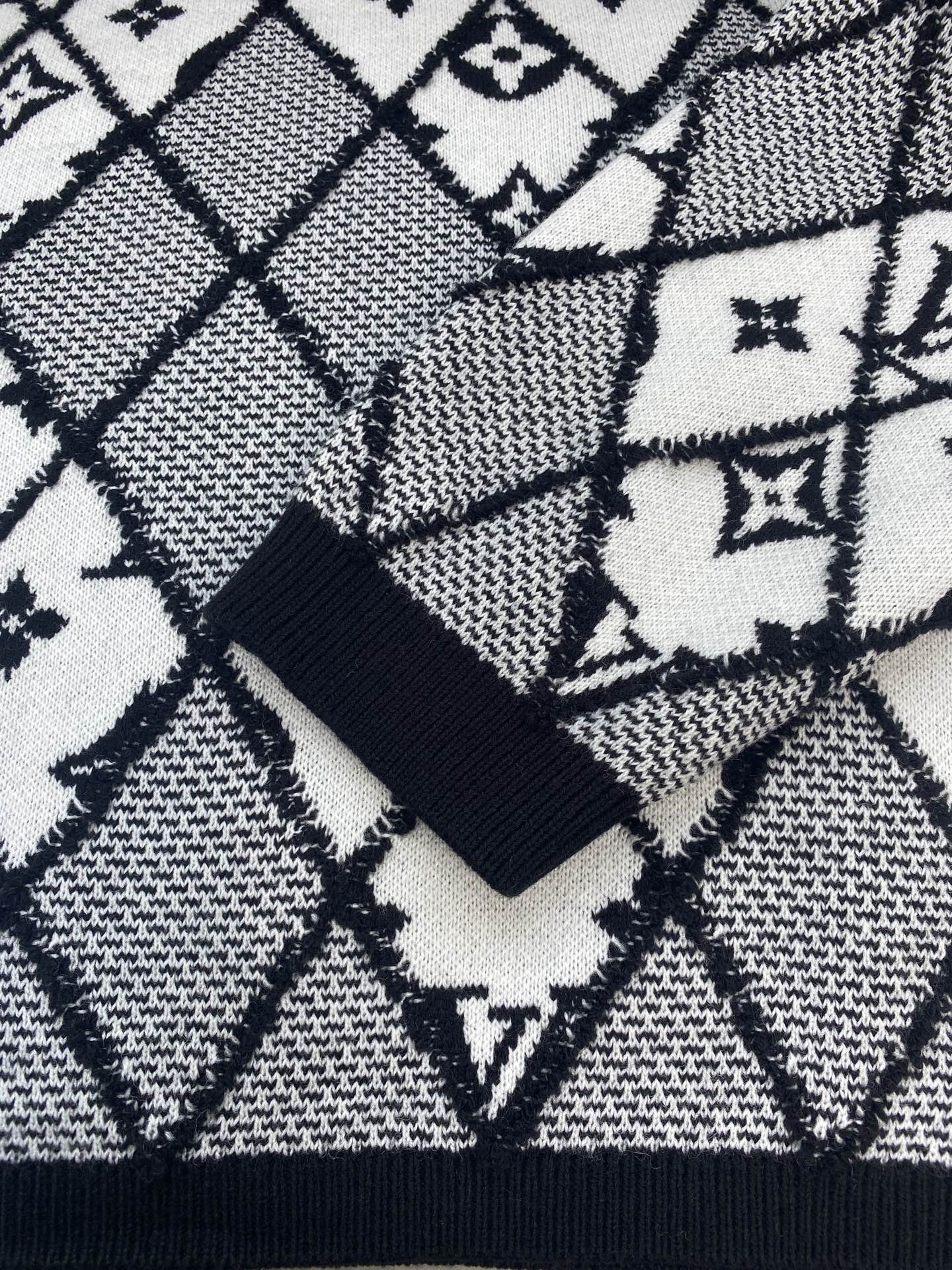 Louis Vuitton Wool Sweater - Luxurious Comfort & Timeless Style 6 i1760350559585 7837 0 4