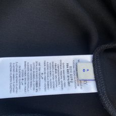 2026早秋新款休闲套装!专柜同步。细节精致高级,品牌logo压胶高级感满满。定织面料更显年轻活力,定制高端面料,上身挺 2026早秋新款休闲套装!专柜同步。细节精致高级,品牌logo压胶高级感满满。定织面料更显年轻活力,定制高端面料,上身挺