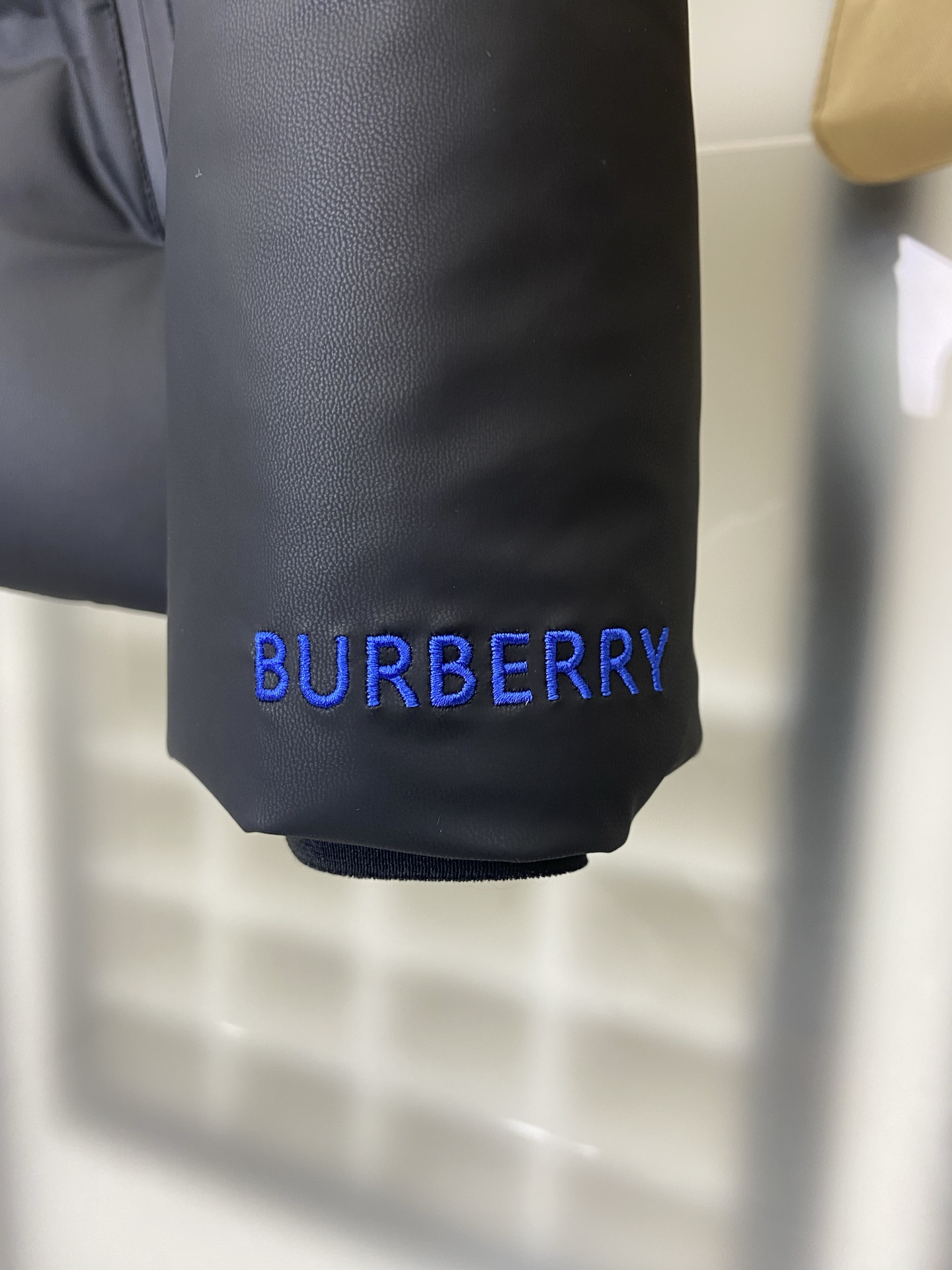 ，高版本-羽绒上新⬆️ Burberry 巴宝莉黑科技压胶羽绒外套(⚠️压胶高版本) 冬装新品，高端定制