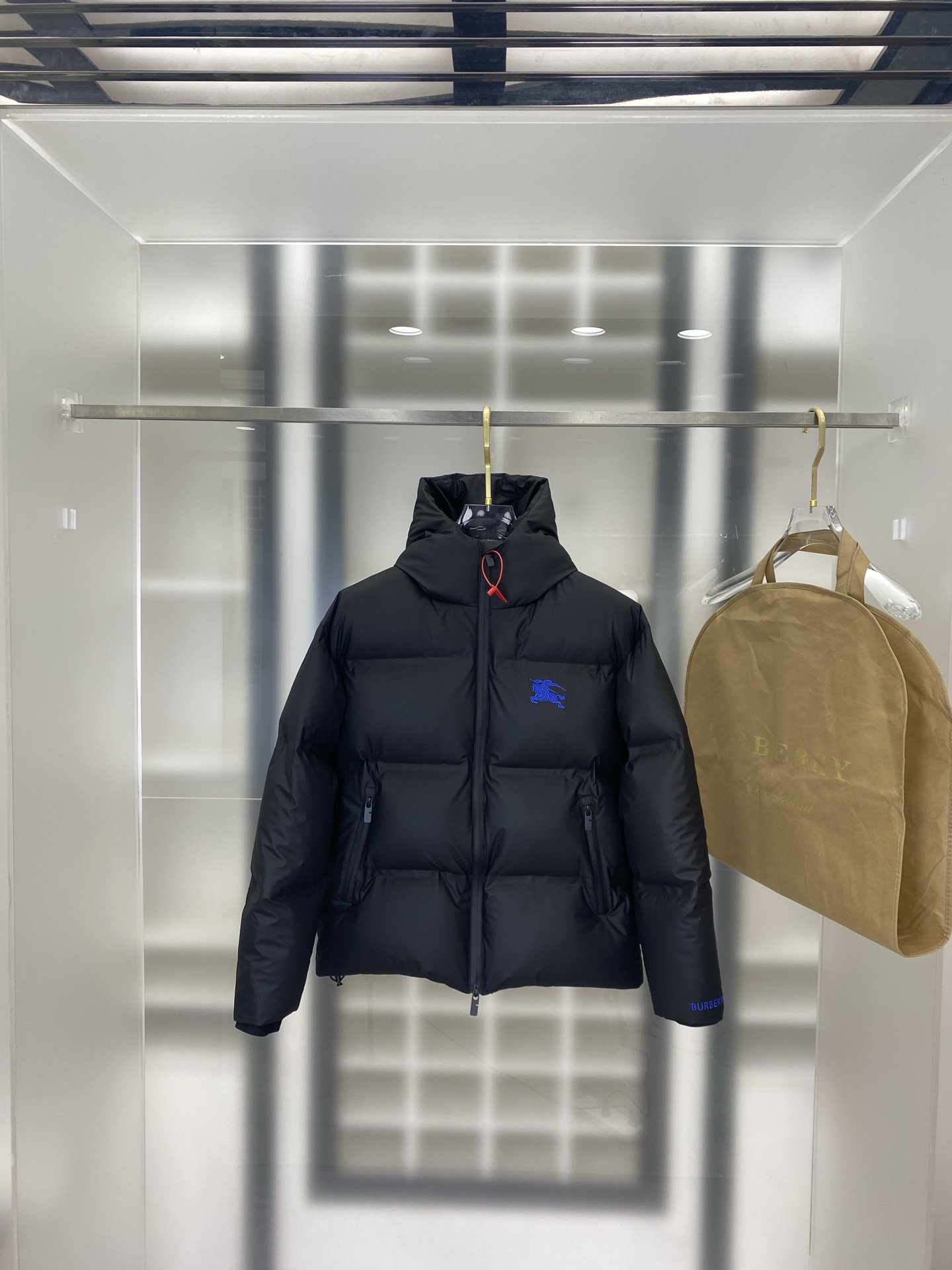 ，高版本-羽绒上新⬆️ Burberry 巴宝莉黑科技压胶羽绒外套(⚠️压胶高版本) 冬装新品，高端定制