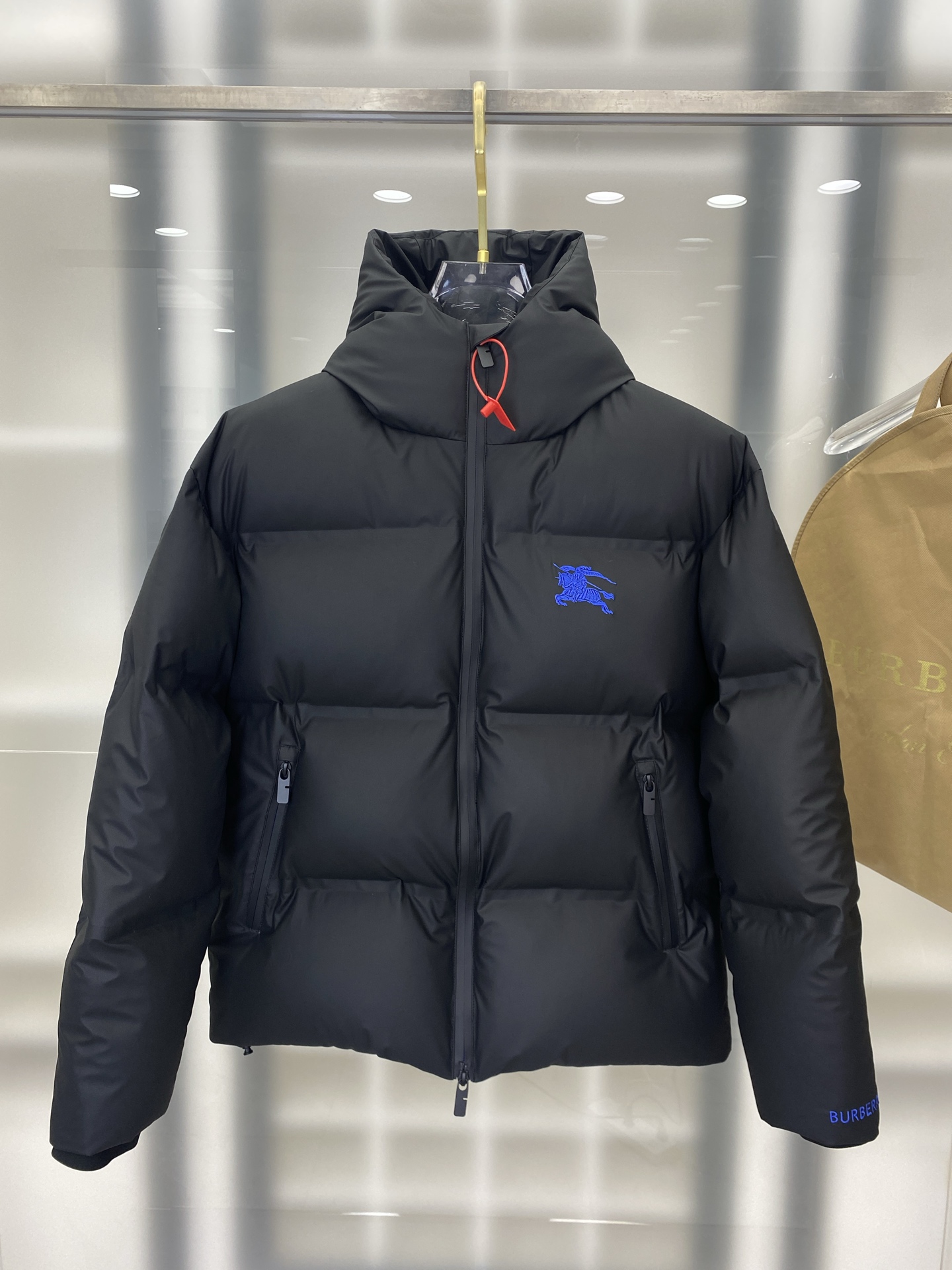 ，高版本-羽绒上新⬆️ Burberry 巴宝莉黑科技压胶羽绒外套(⚠️压胶高版本) 冬装新品，高端定制