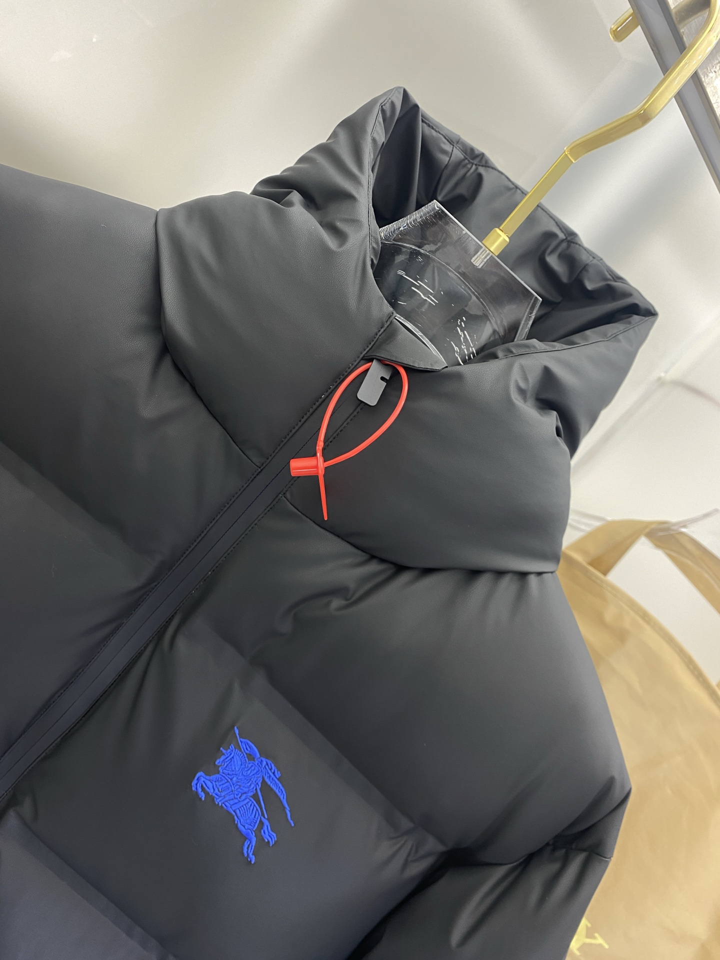 ，高版本-羽绒上新⬆️ Burberry 巴宝莉黑科技压胶羽绒外套(⚠️压胶高版本) 冬装新品，高端定制