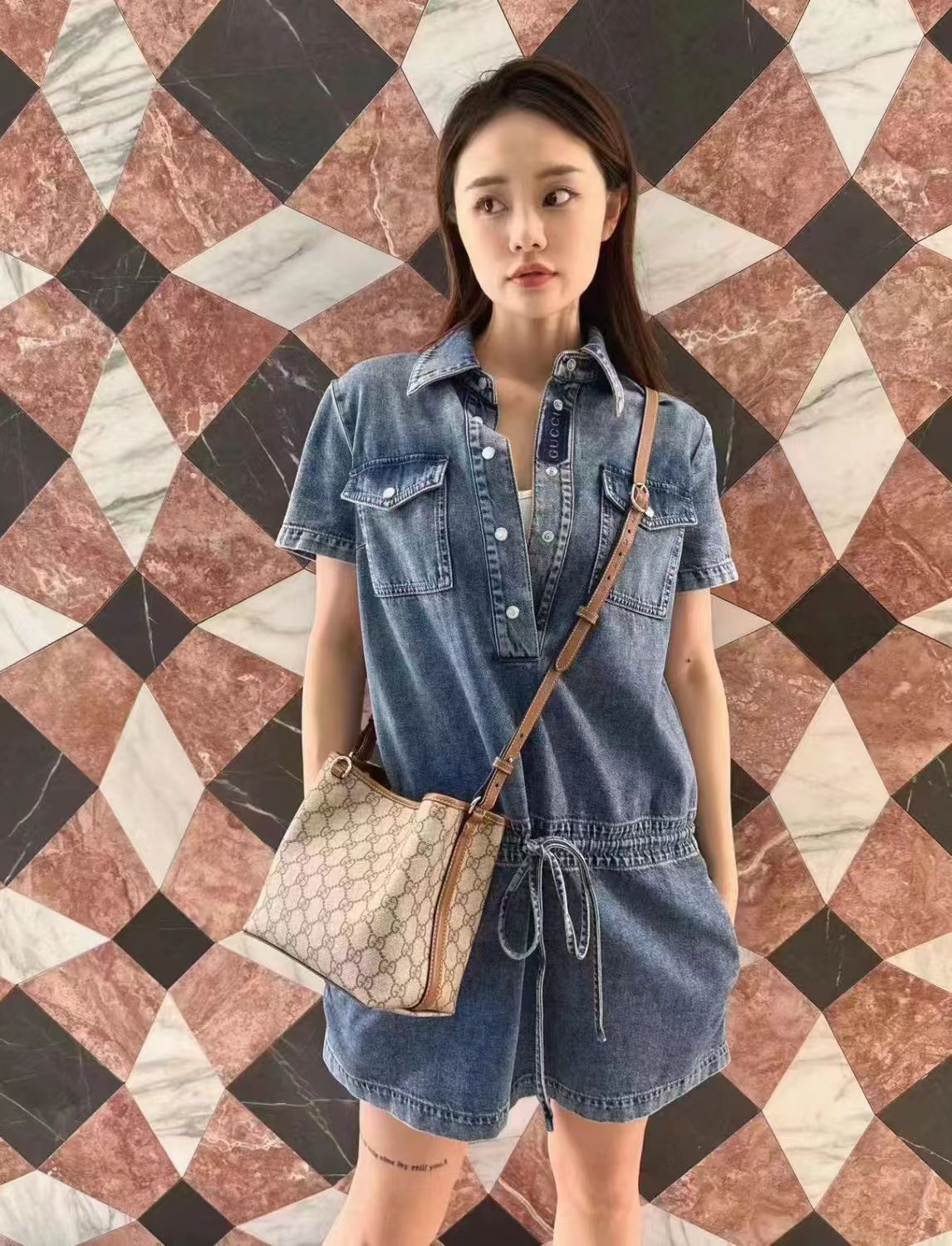 Gucci Highly detailed upper body image