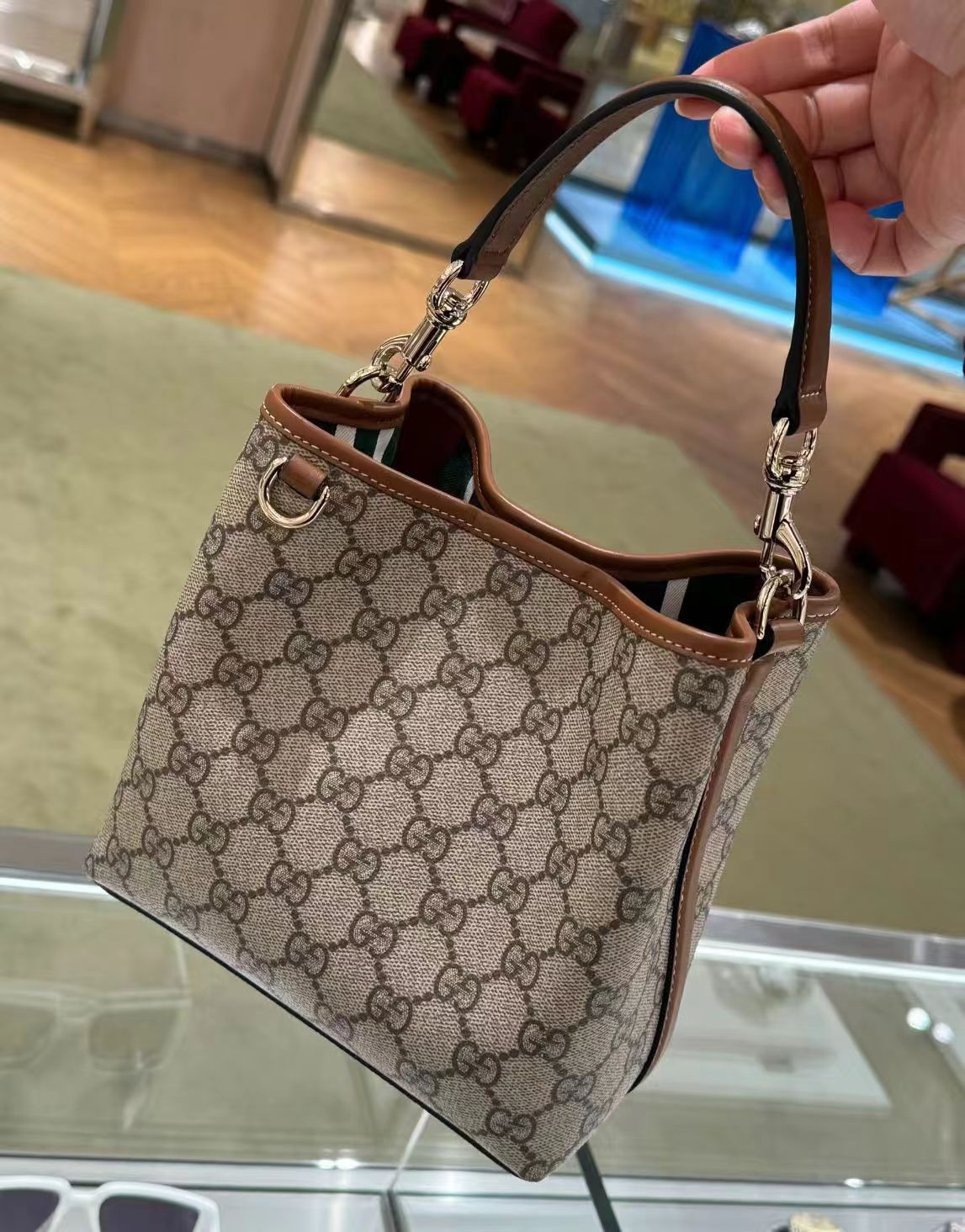 Gucci Rare matching counter small bucket upper body picture