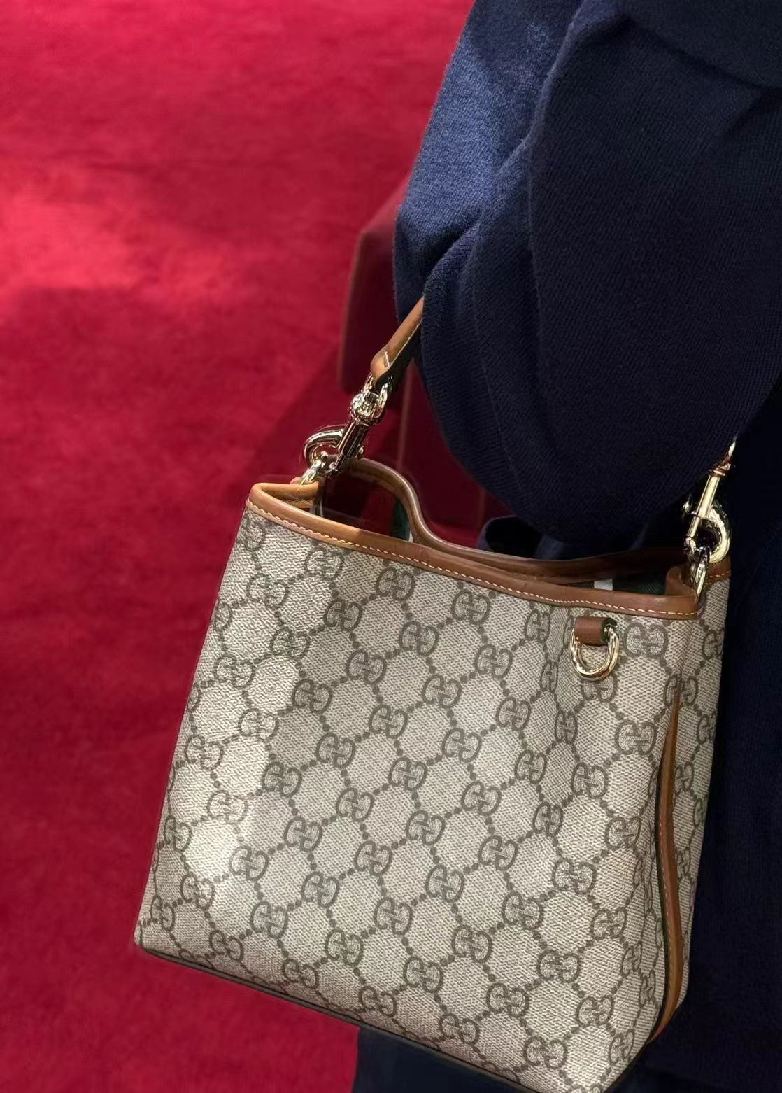 Gucci Rare matching counter small bucket upper body picture