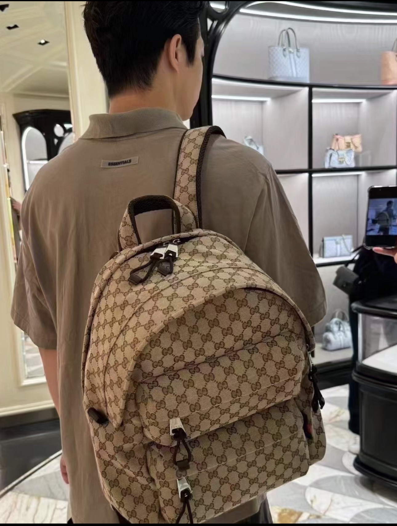 24 new products debut Gucci catwalk new backpack!