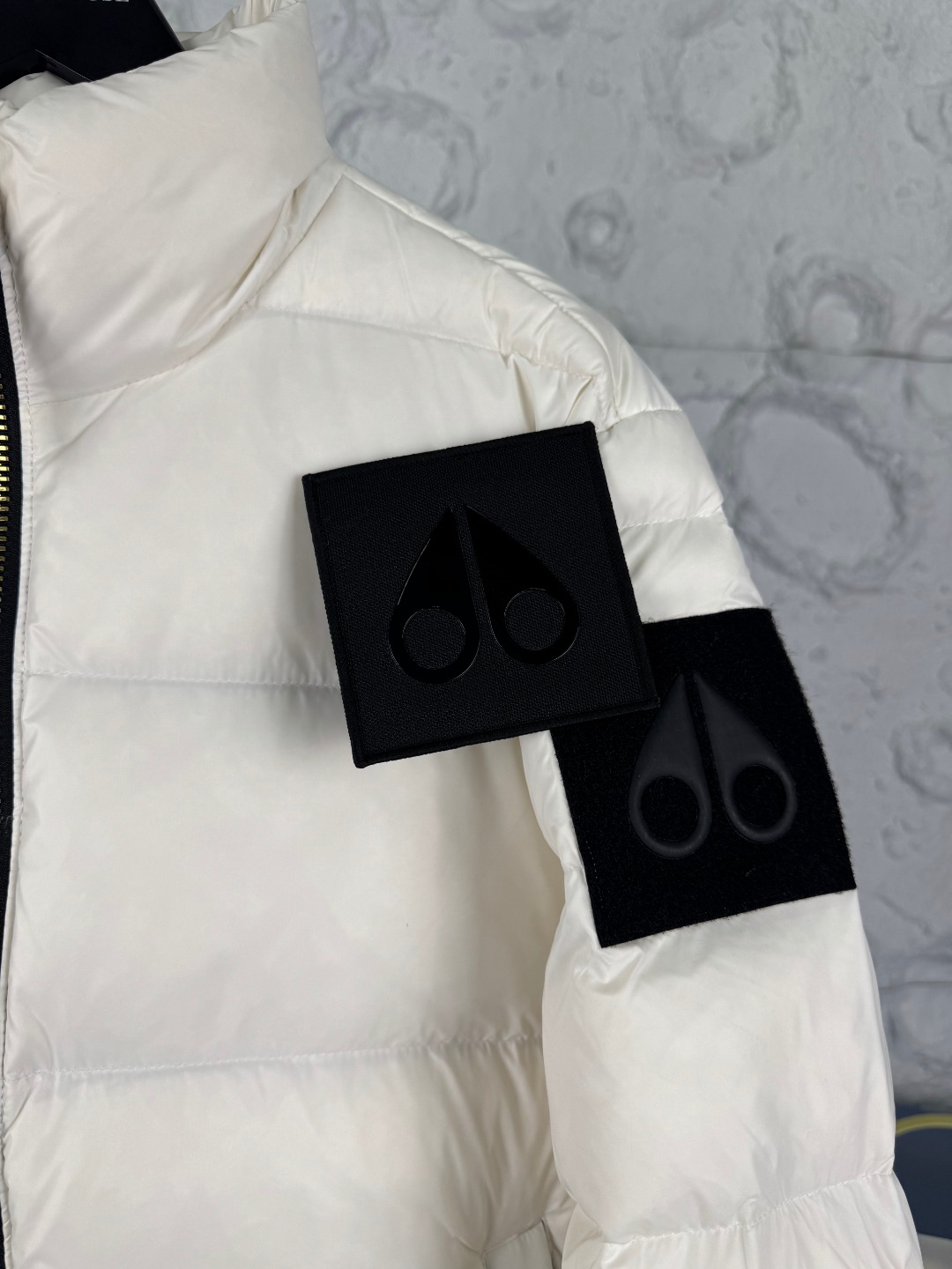 China Replica Moncler Down Jackets MCS0406-4436