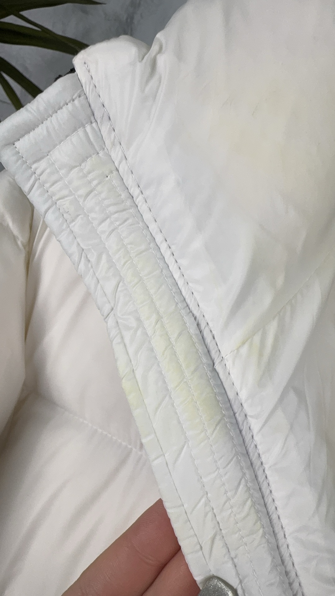 China Replica Moncler Down Jackets MCS0406-4436