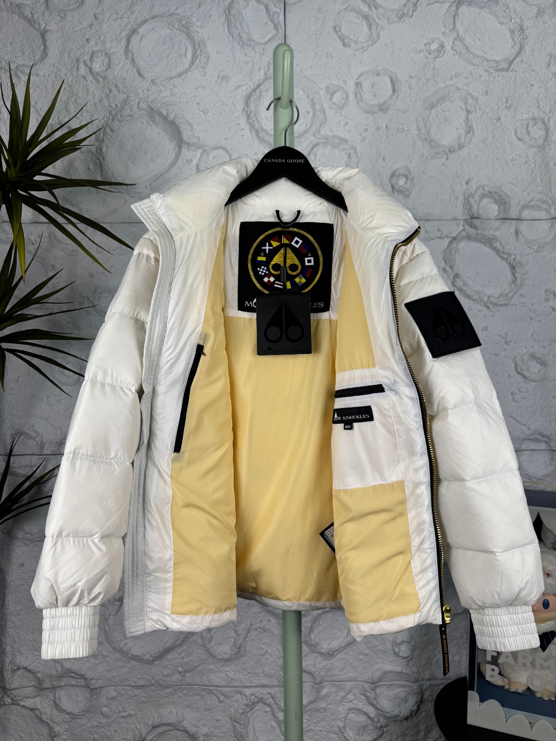 China Replica Moncler Down Jackets MCS0406-4436