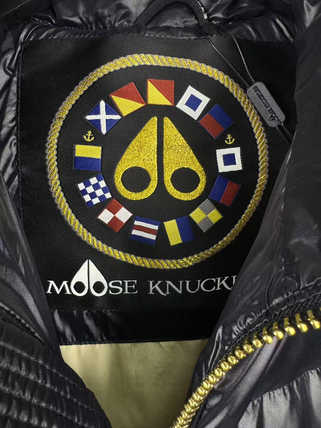 China Replica Moncler Down Jackets MCS0406-2017