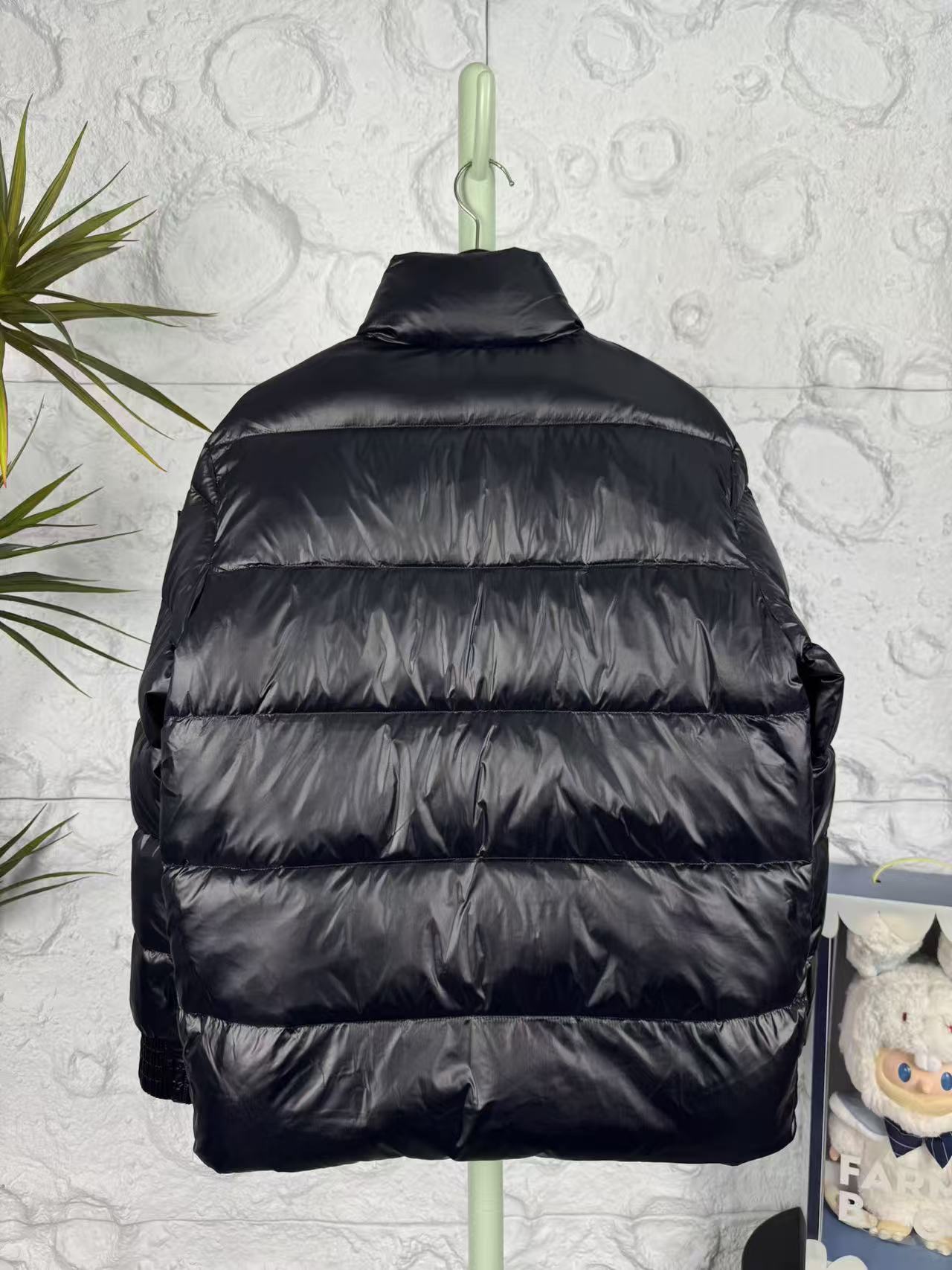 China Replica Moncler Down Jackets MCS0406-2017