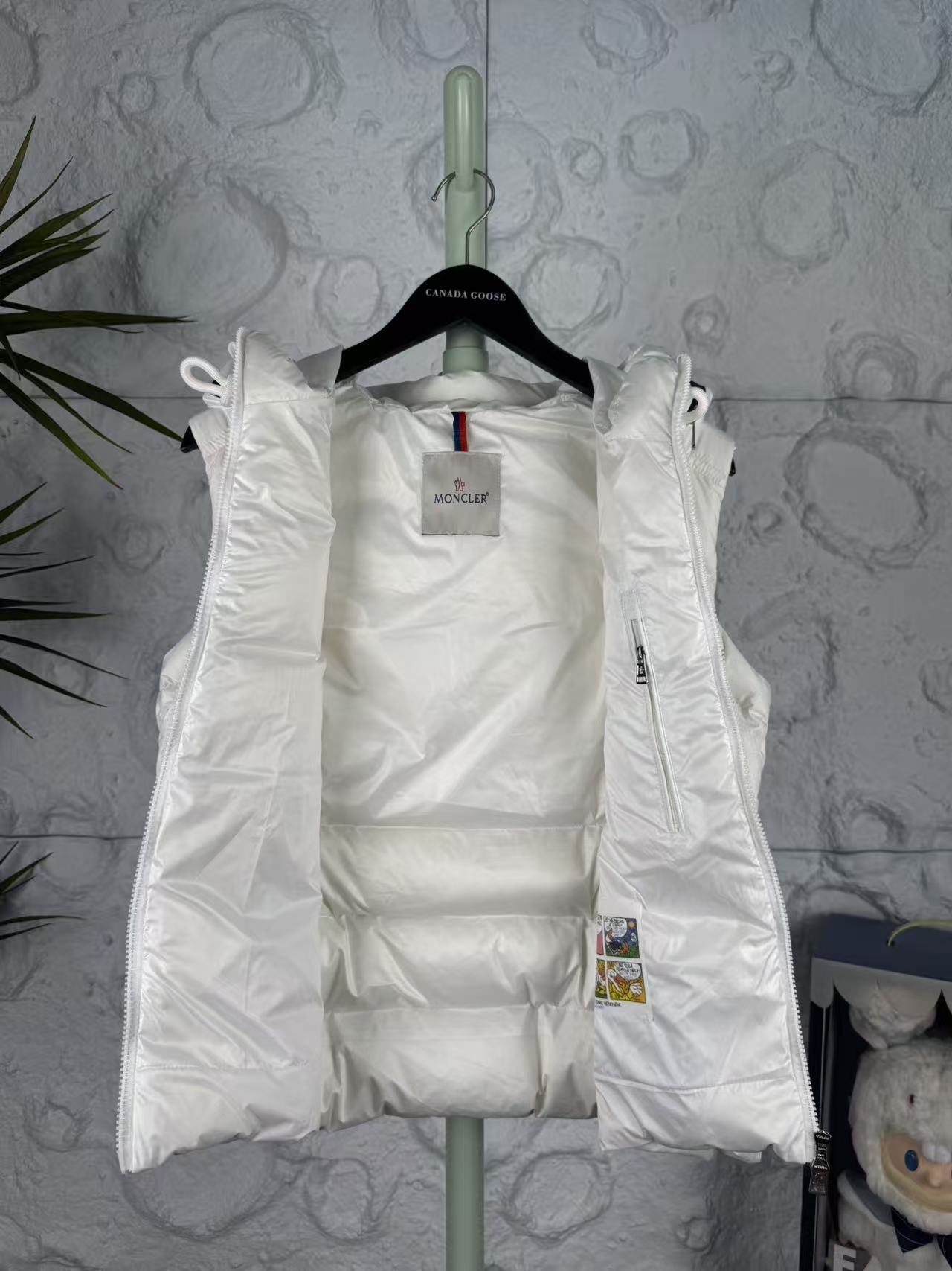 China Replica Moncler Down Jackets MCS0406-2356
