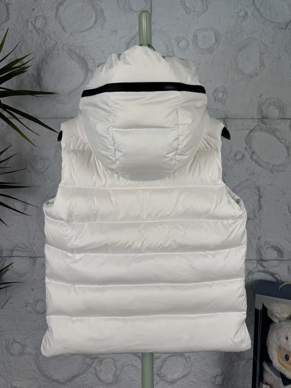 China Replica Moncler Down Jackets MCS0406-2356