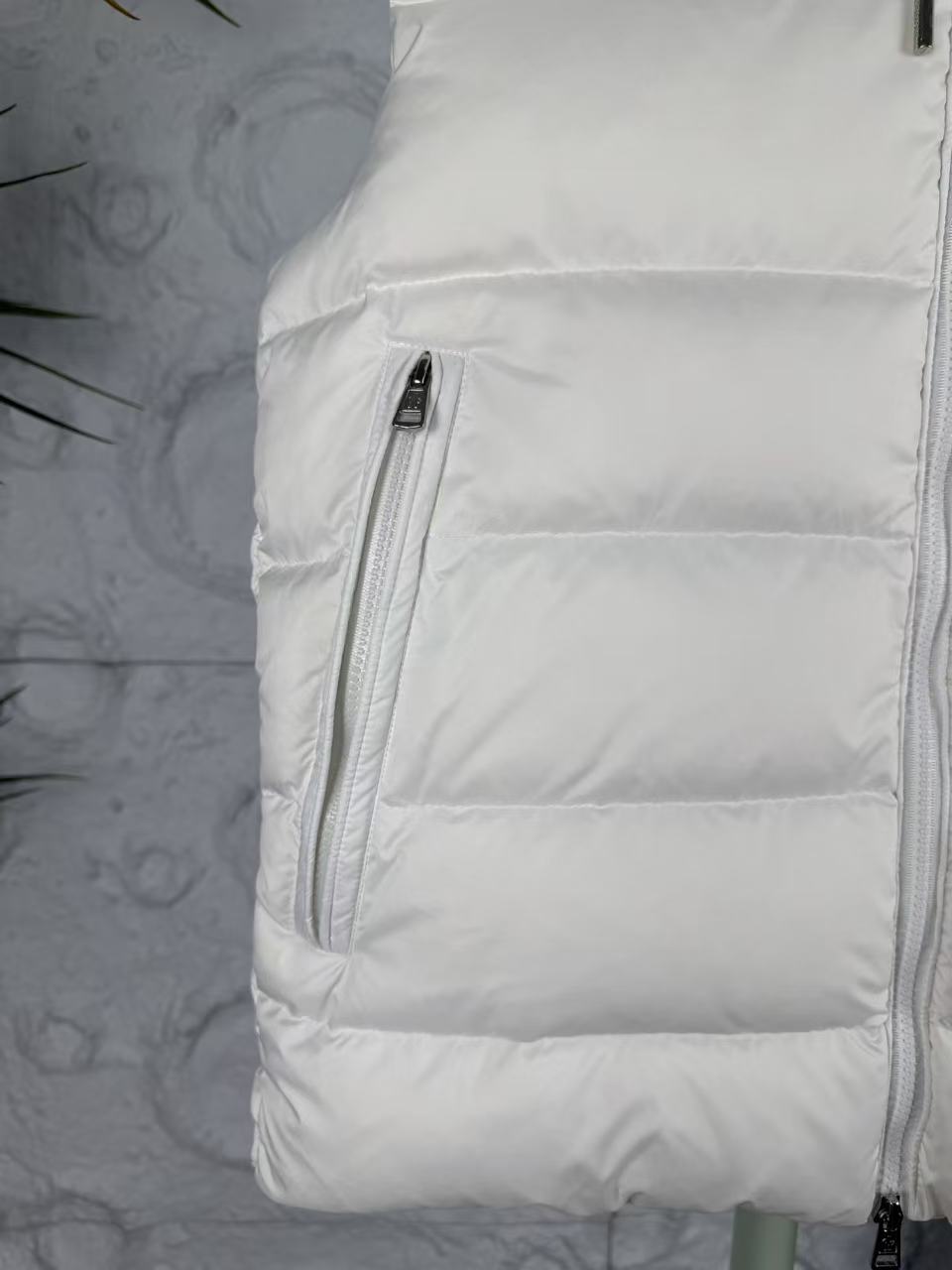 China Replica Moncler Down Jackets MCS0406-2356