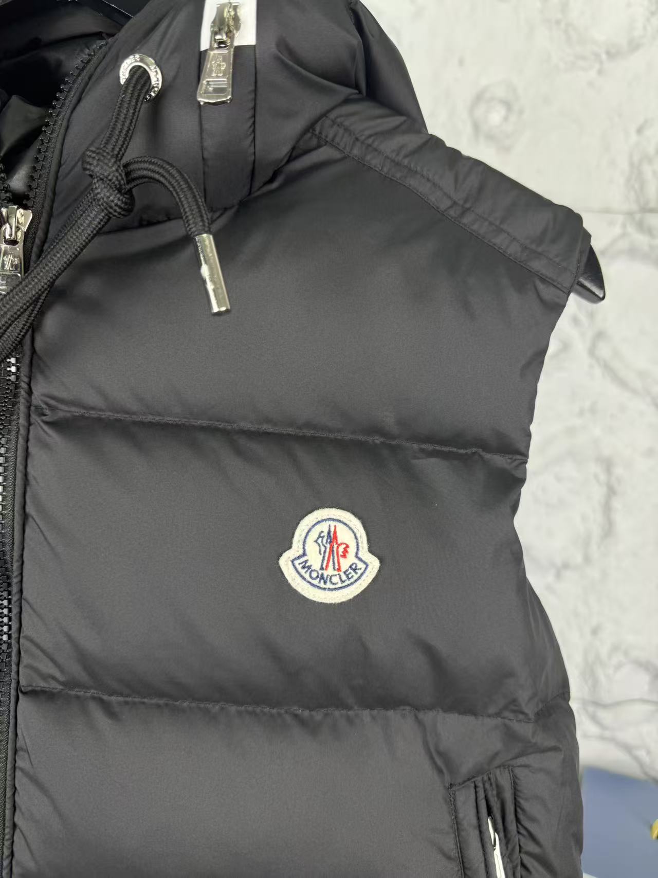 China Replica Moncler Down Jackets MCS0406-2511