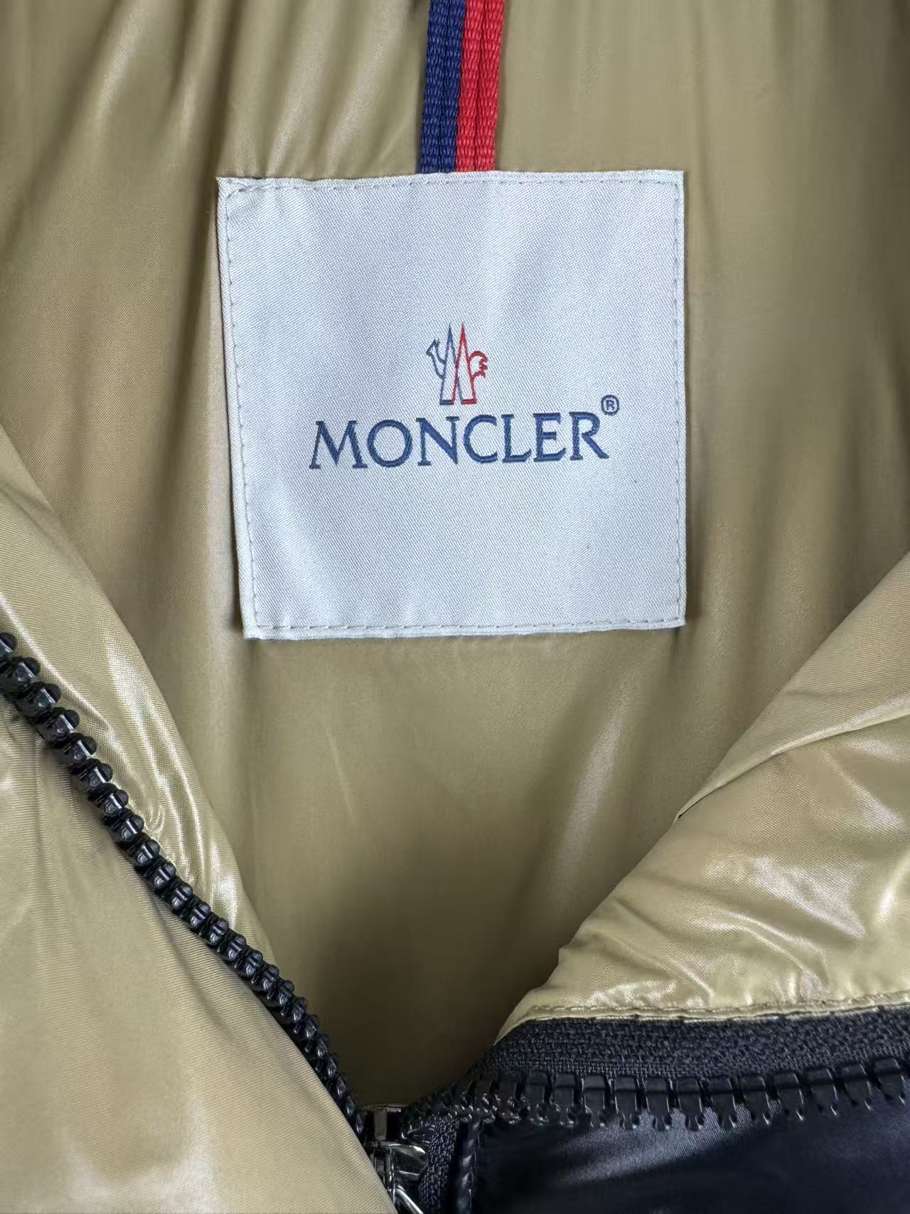 China Replica Moncler Down Jackets MCS0406-199