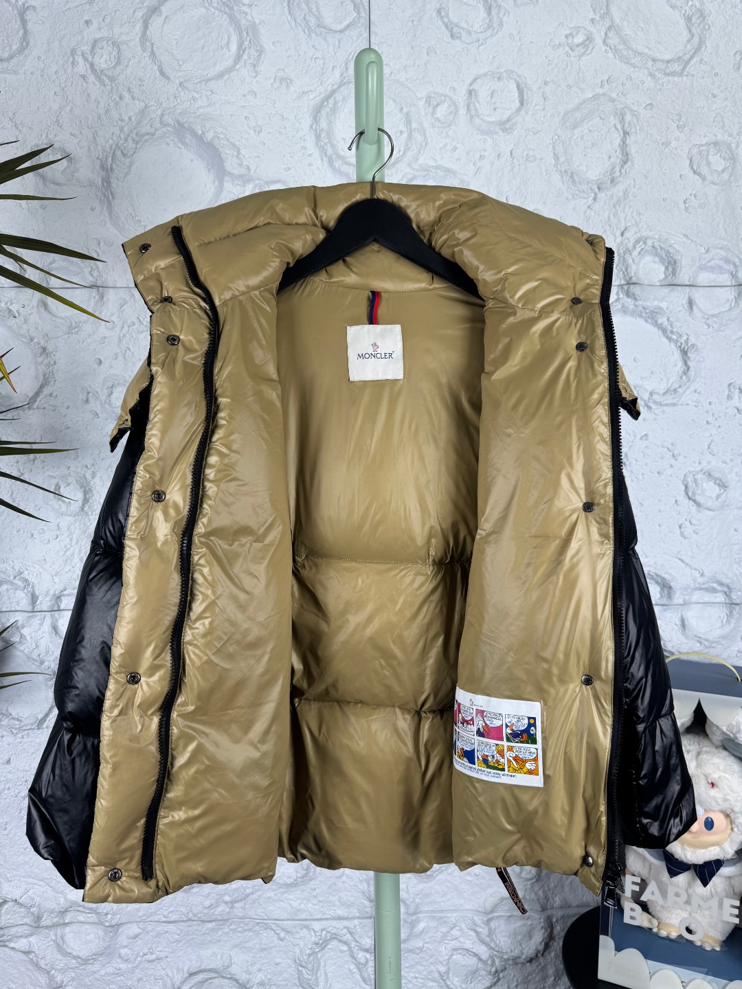 China Replica Moncler Down Jackets MCS0406-199