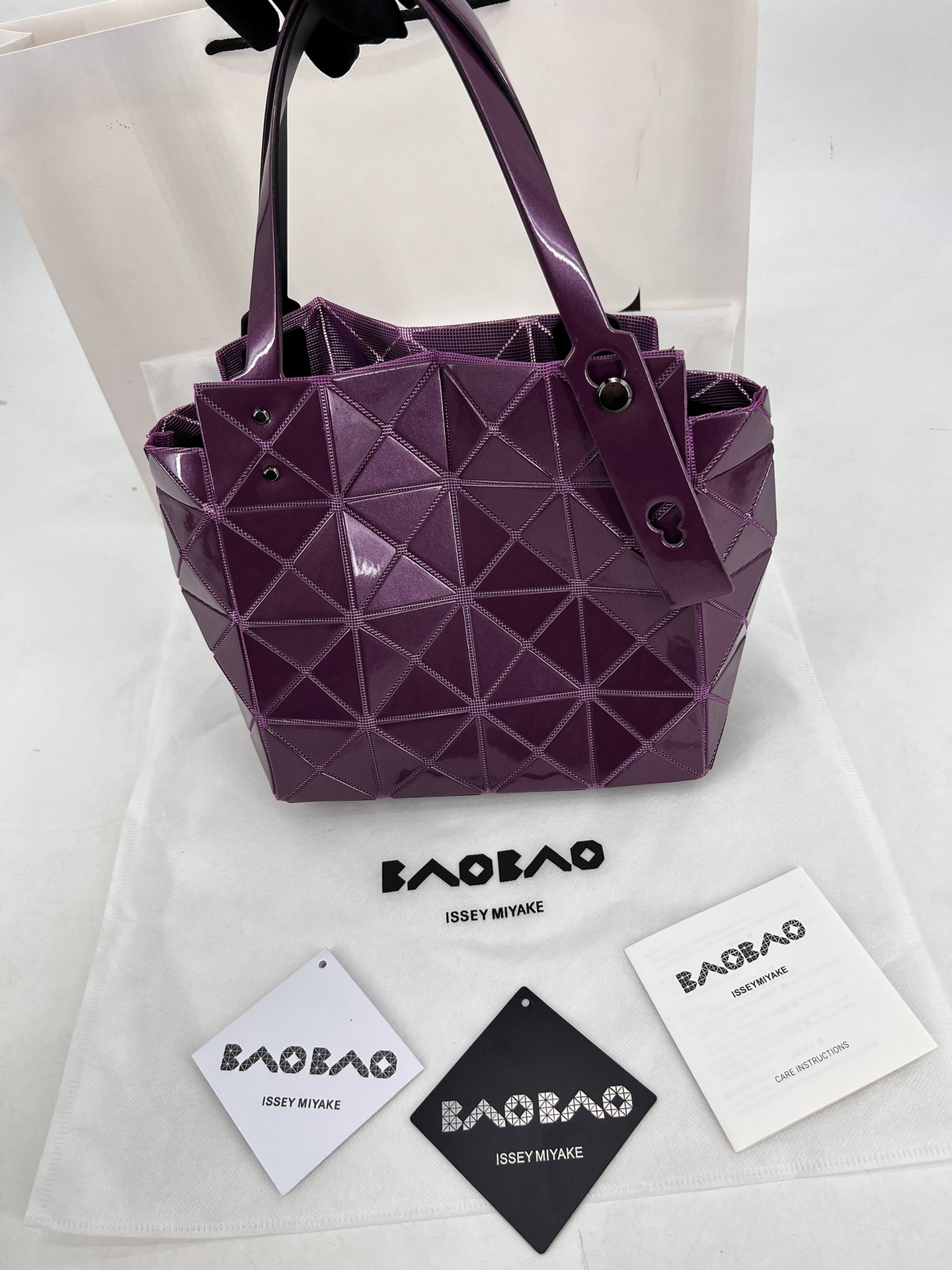 Issey Miyake ～三宅一生 9月新款钻石方盒包大小号 新系列CARAT让人想起宝石的雕刻切割