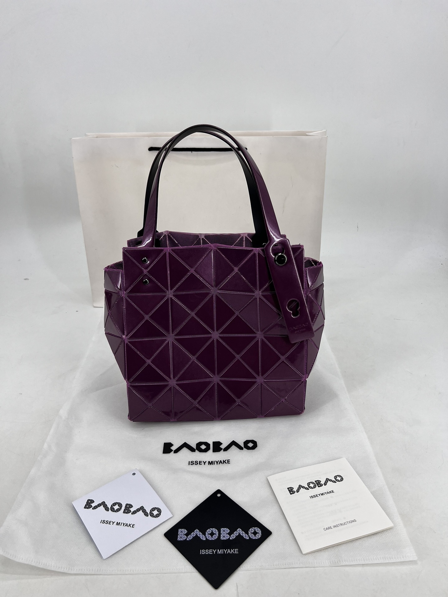 Issey Miyake ～三宅一生 9月新款钻石方盒包大小号 新系列CARAT让人想起宝石的雕刻切割