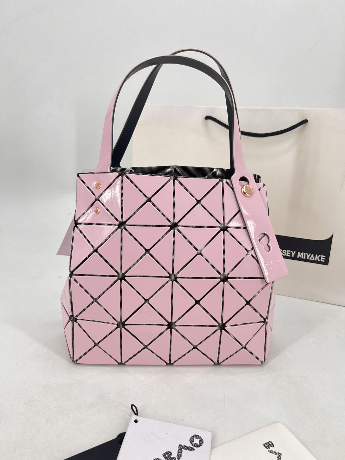 Issey Miyake ～三宅一生 9月新款钻石方盒包大小号 新系列CARAT让人想起宝石的雕刻切割