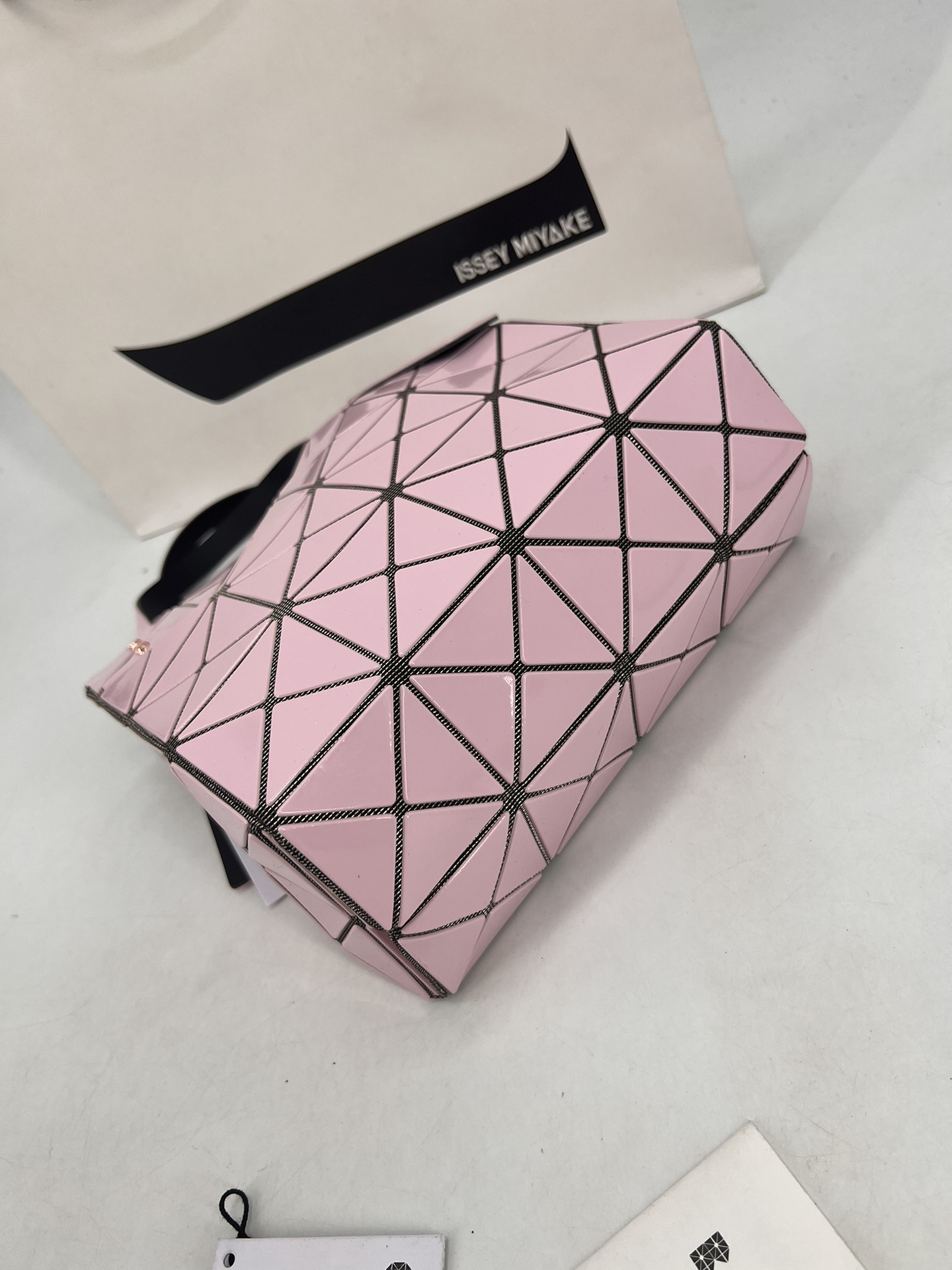 Issey Miyake ～三宅一生 9月新款钻石方盒包大小号 新系列CARAT让人想起宝石的雕刻切割