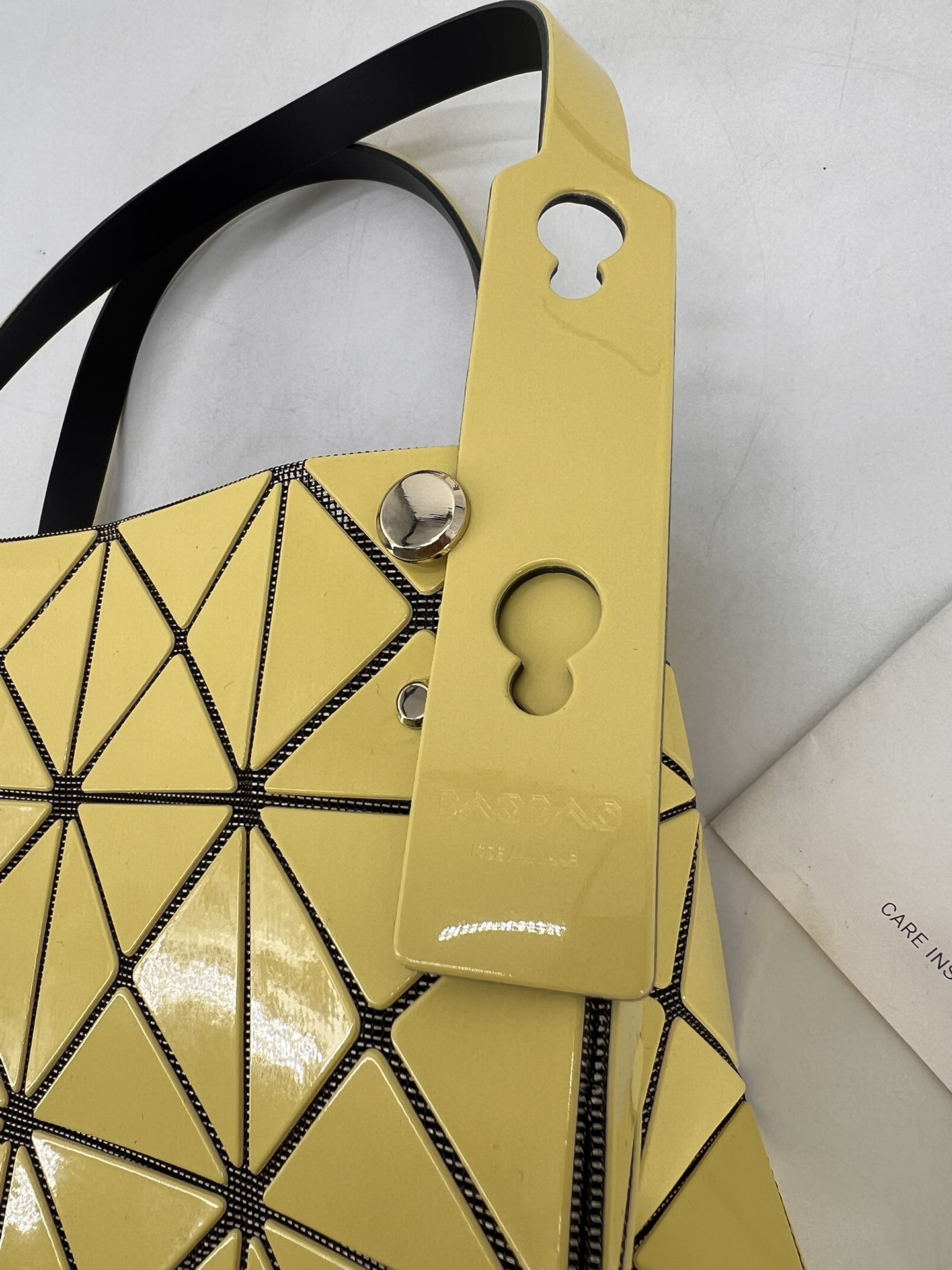 Issey Miyake ～三宅一生 9月新款钻石方盒包大小号 新系列CARAT让人想起宝石的雕刻切割