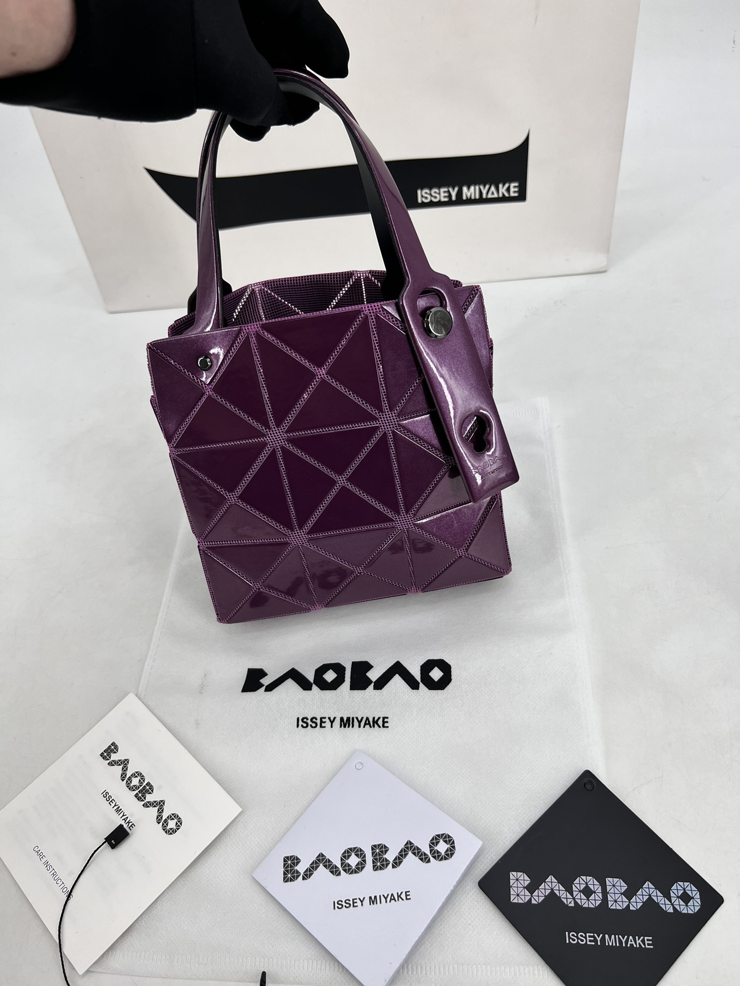 Issey Miyake ～三宅一生 9月新款钻石方盒包大小号 新系列CARAT让人想起宝石的雕刻切割