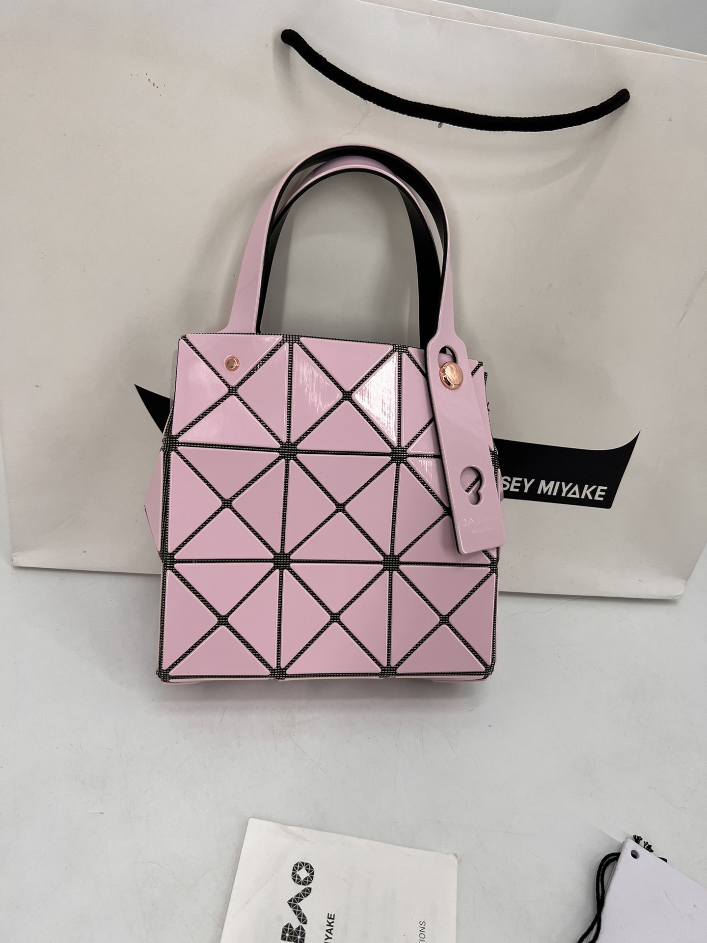 Issey Miyake ～三宅一生 9月新款钻石方盒包大小号 新系列CARAT让人想起宝石的雕刻切割