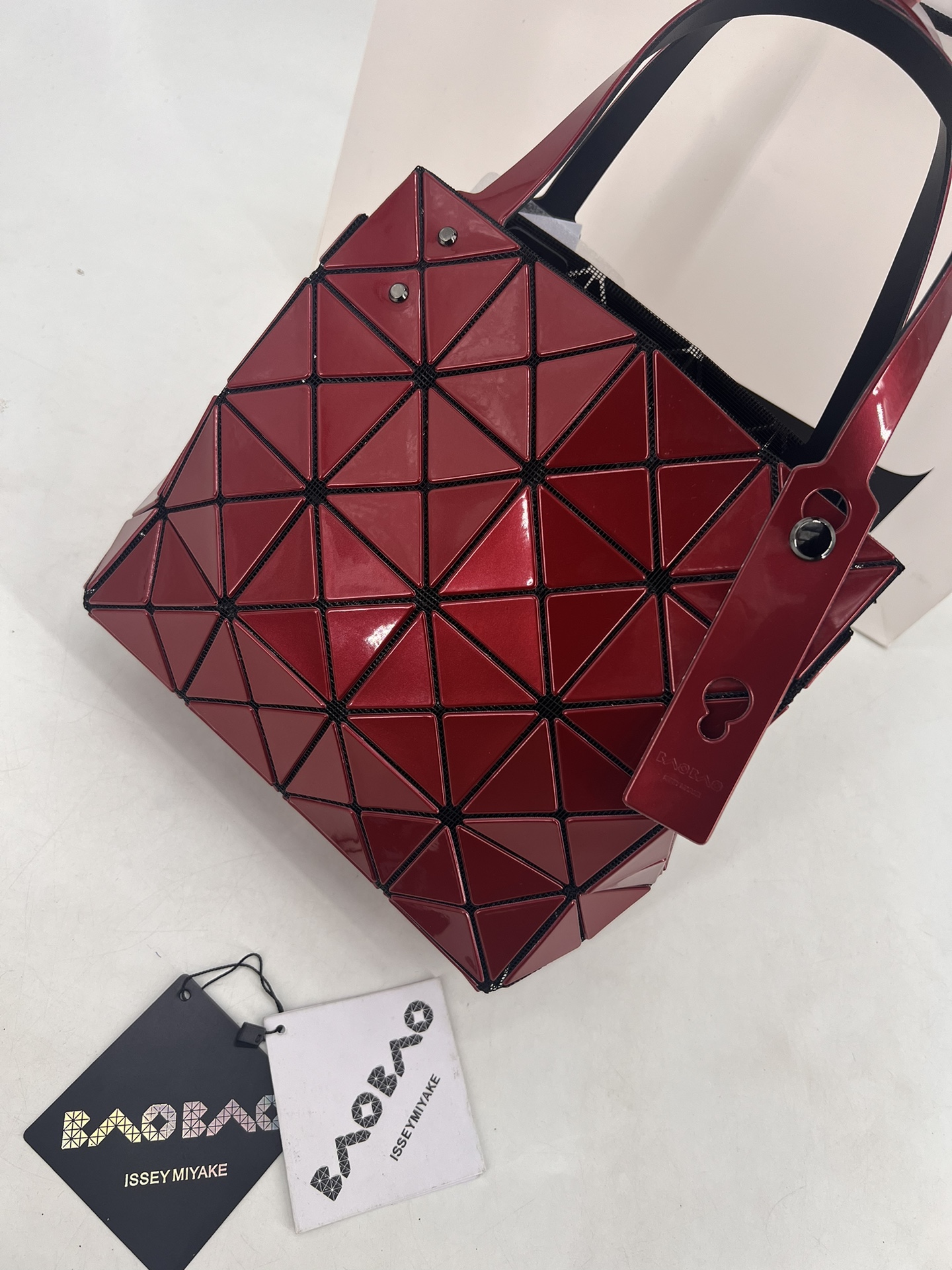 Issey Miyake ～三宅一生 9月新款钻石方盒包大小号 新系列CARAT让人想起宝石的雕刻切割