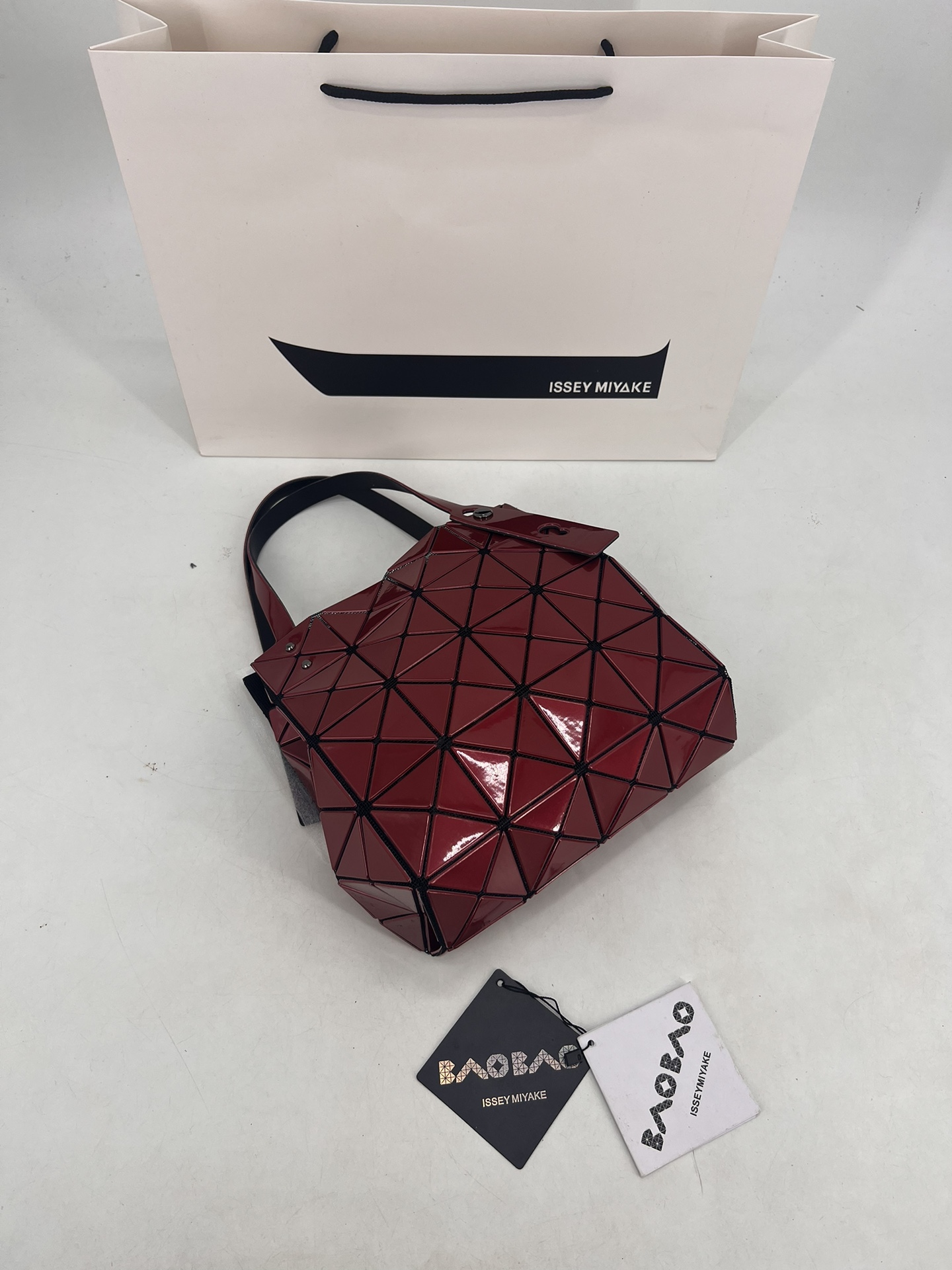Issey Miyake ～三宅一生 9月新款钻石方盒包大小号 新系列CARAT让人想起宝石的雕刻切割