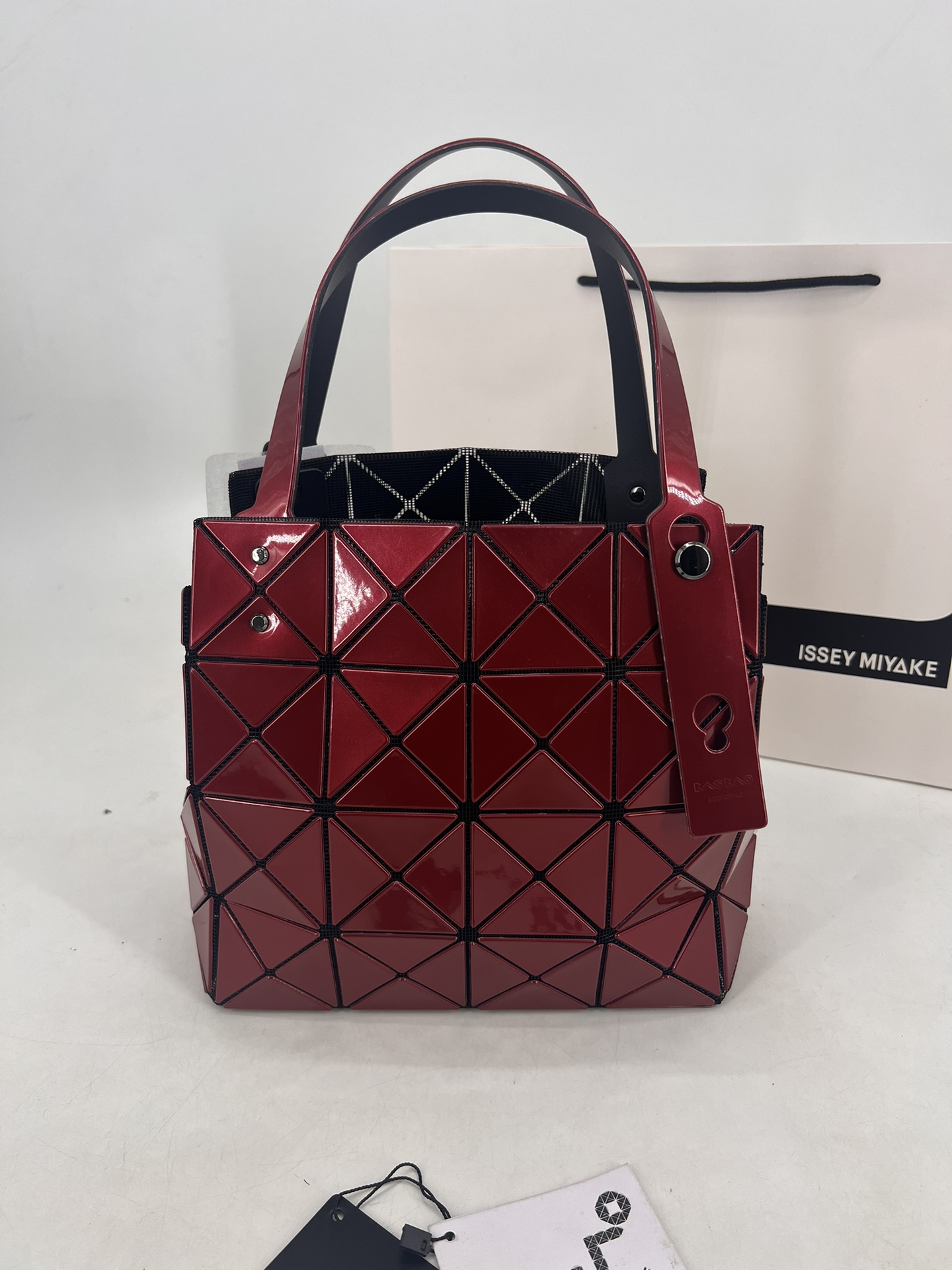 Issey Miyake ～三宅一生 9月新款钻石方盒包大小号 新系列CARAT让人想起宝石的雕刻切割