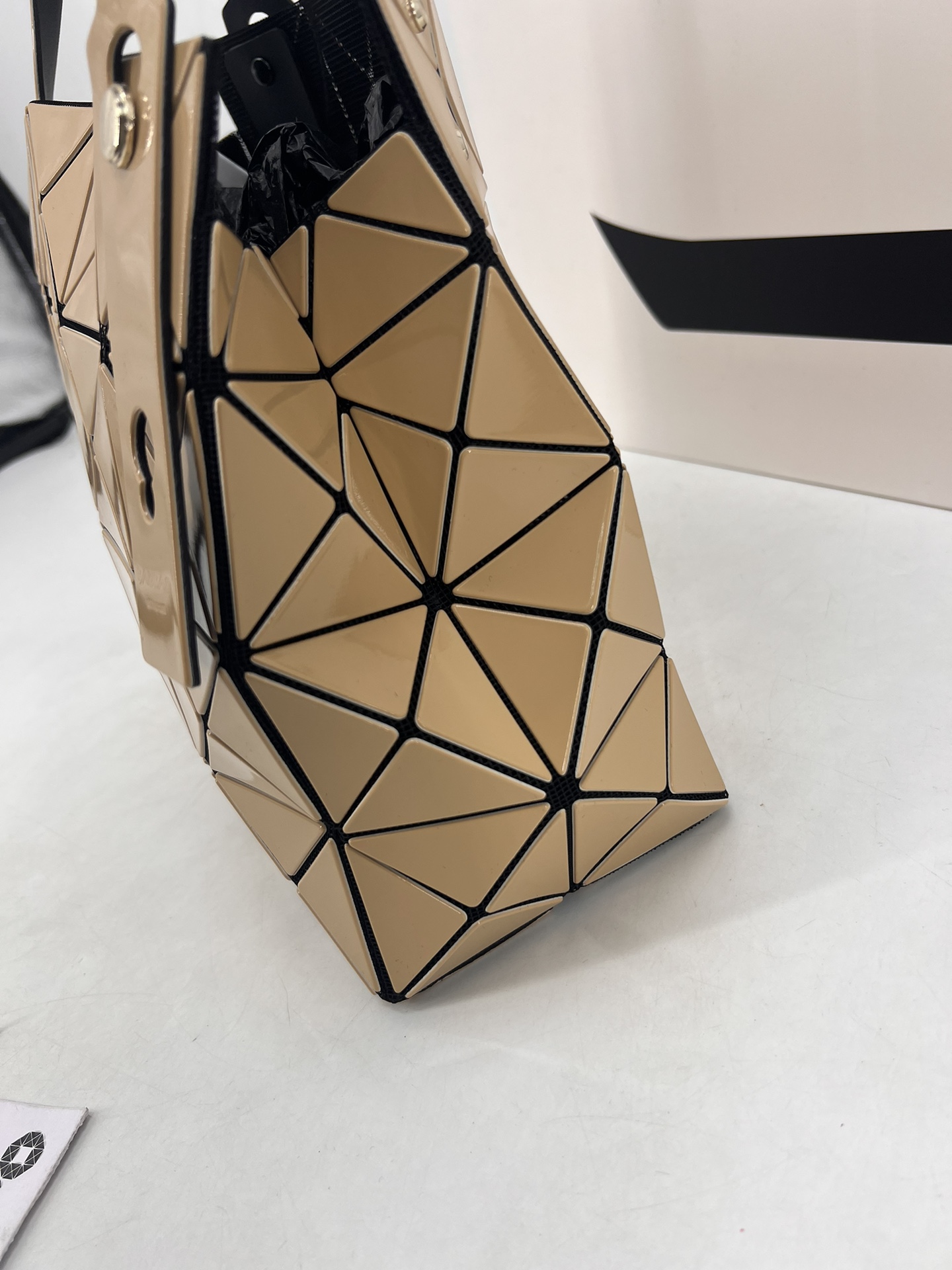Issey Miyake ～三宅一生 9月新款钻石方盒包大小号 新系列CARAT让人想起宝石的雕刻切割