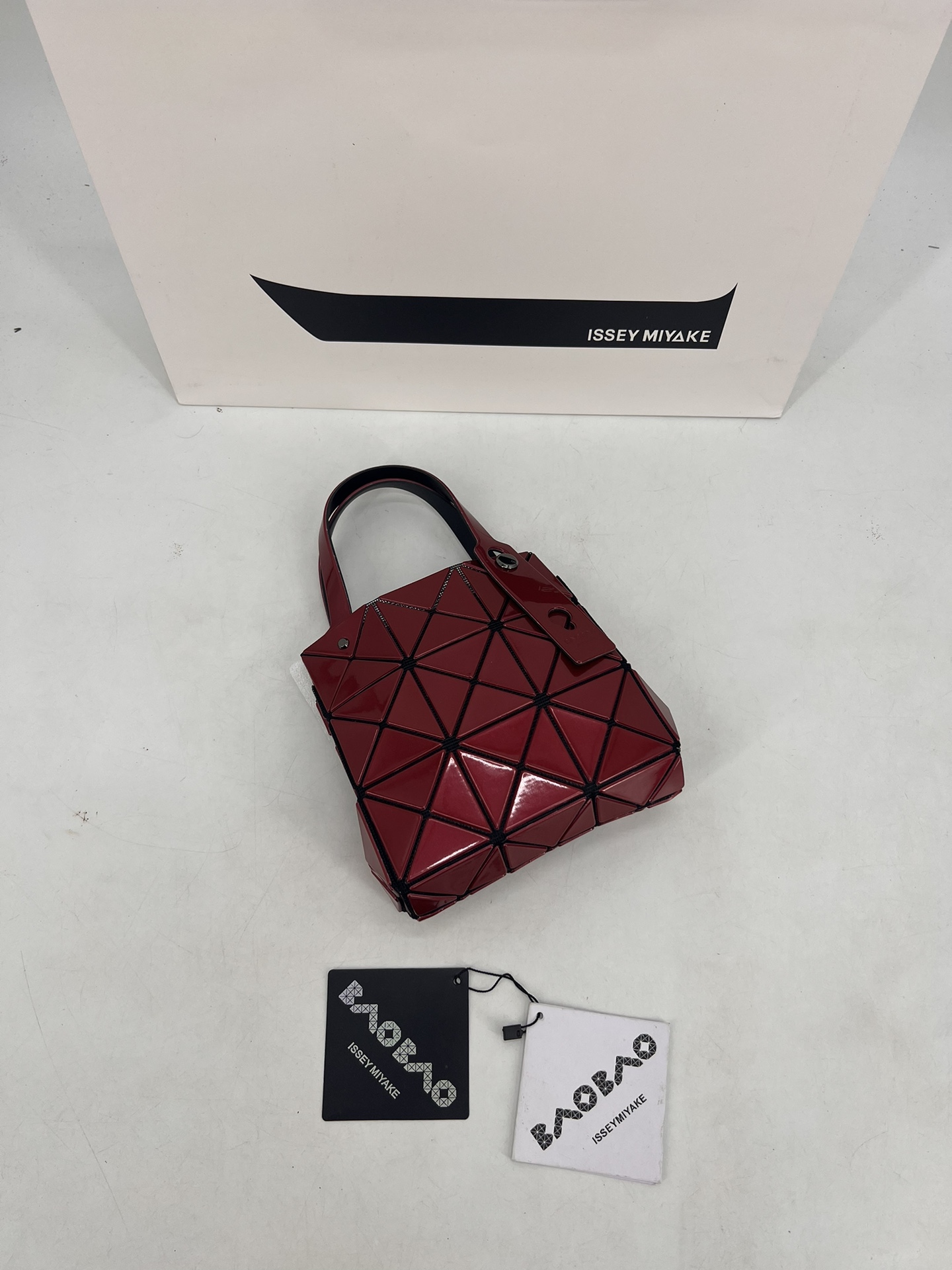 Issey Miyake ～三宅一生 9月新款钻石方盒包大小号 新系列CARAT让人想起宝石的雕刻切割