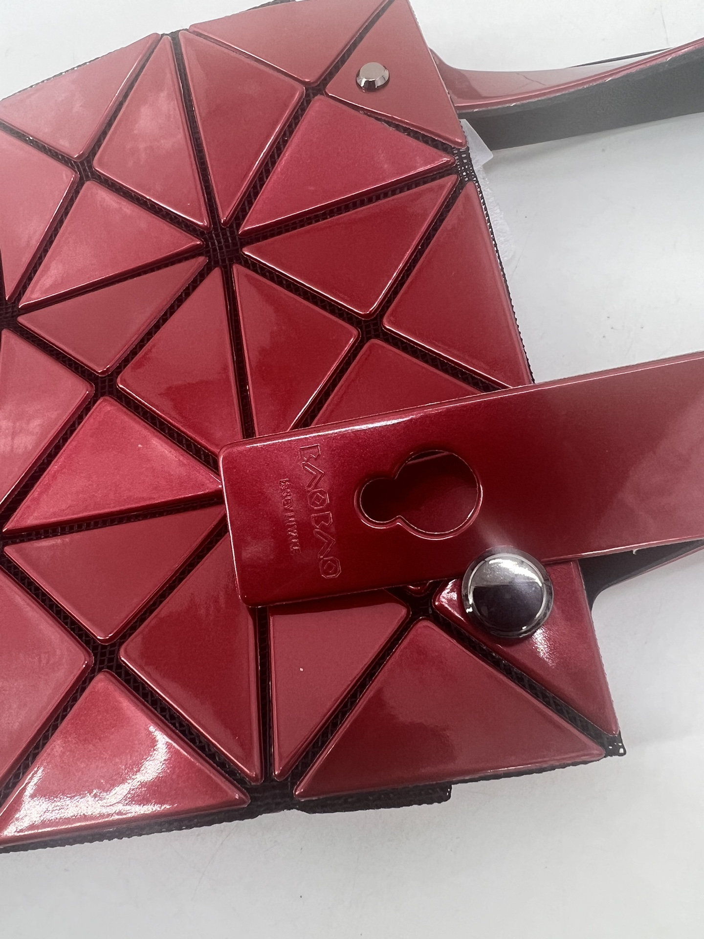 Issey Miyake ～三宅一生 9月新款钻石方盒包大小号 新系列CARAT让人想起宝石的雕刻切割