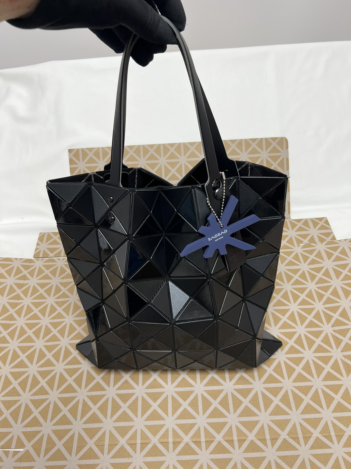 Issey Miyake ～三宅一生 5月新款6格拼色 黑色